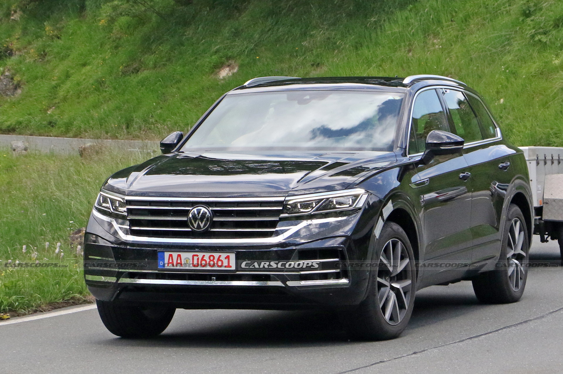 VW Touareg Getting Ready For Its Facelift With Updated Tech And Styling Tweaks