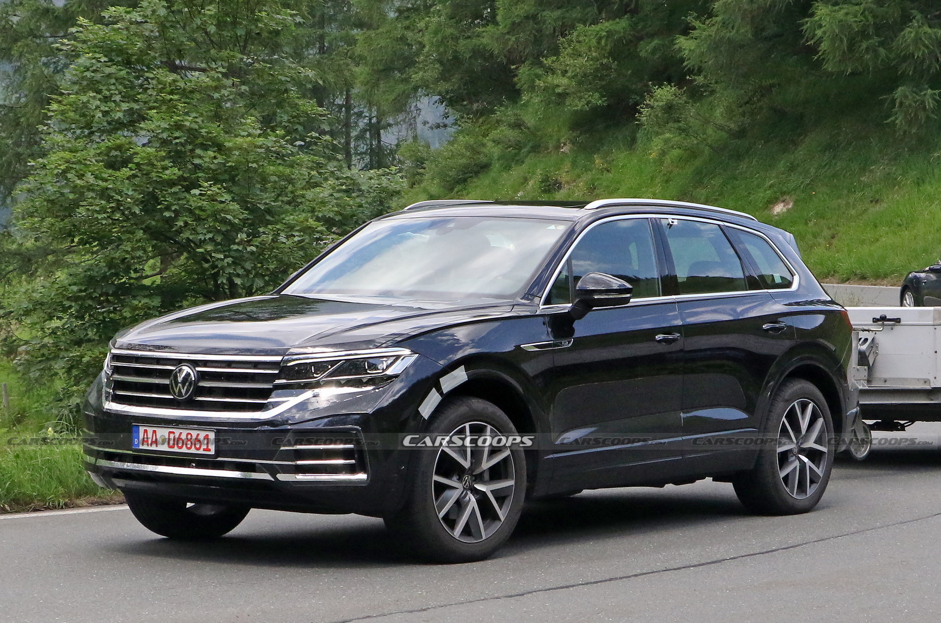 VW Touareg Getting Ready For Its Facelift With Updated Tech And Styling Tweaks
