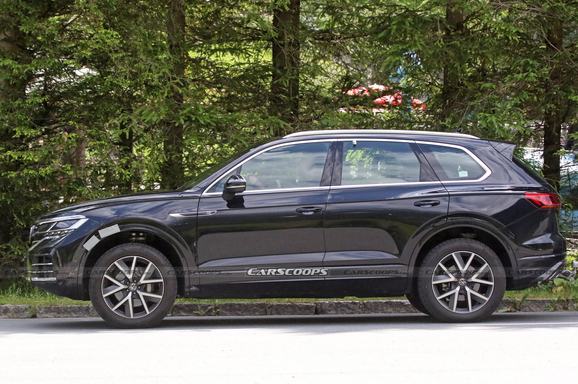 VW Touareg Getting Ready For Its Facelift With Updated Tech And Styling Tweaks