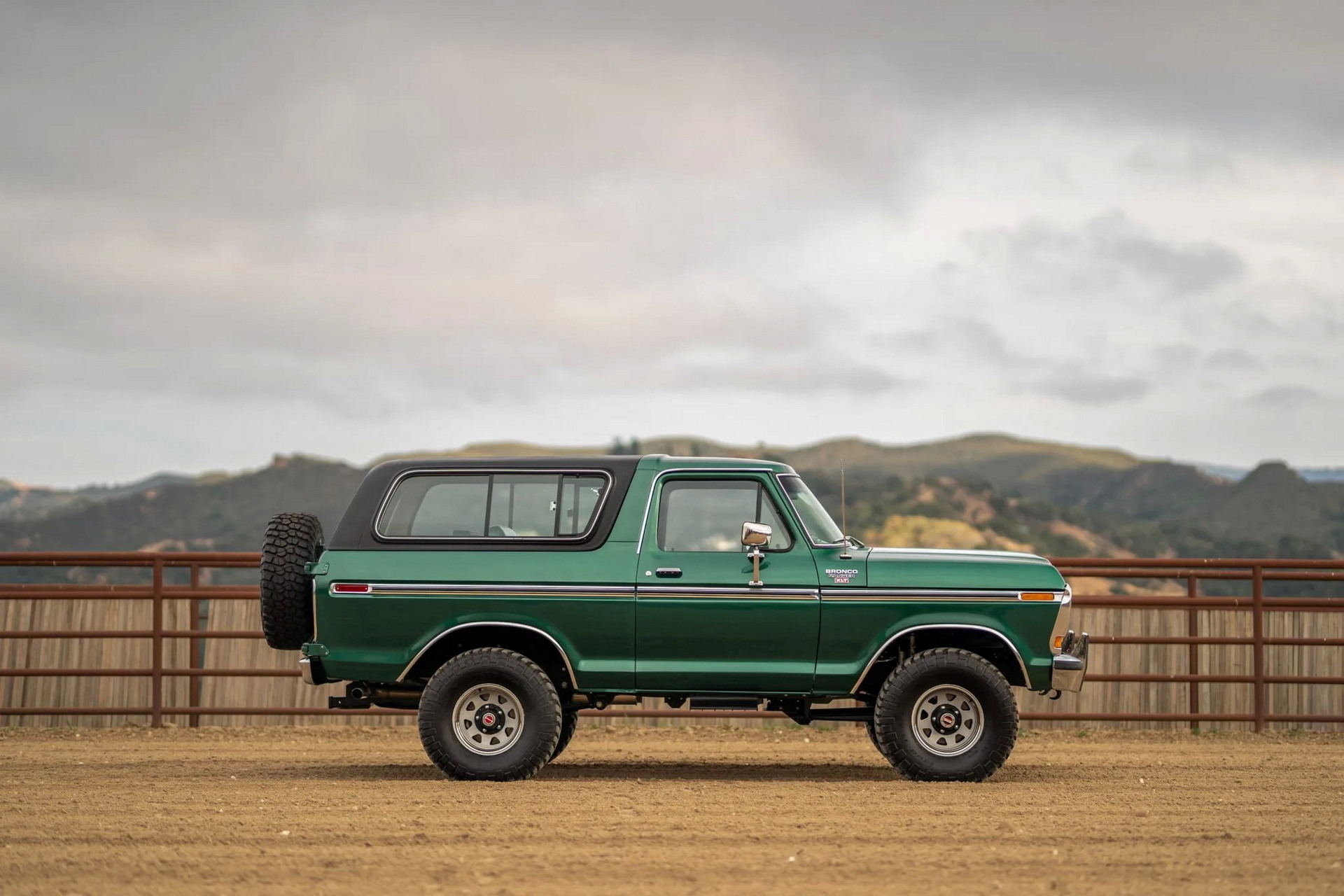 This Classic 1974 Ford Bronco Has Got A Coyote V8 Under Its Hood
