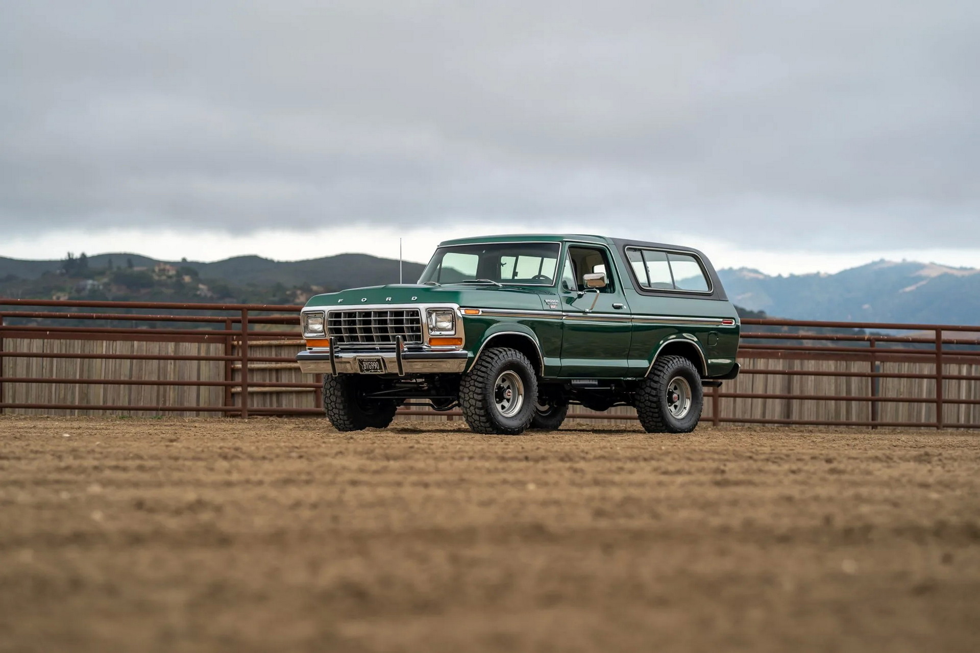 This Classic 1974 Ford Bronco Has Got A Coyote V8 Under Its Hood