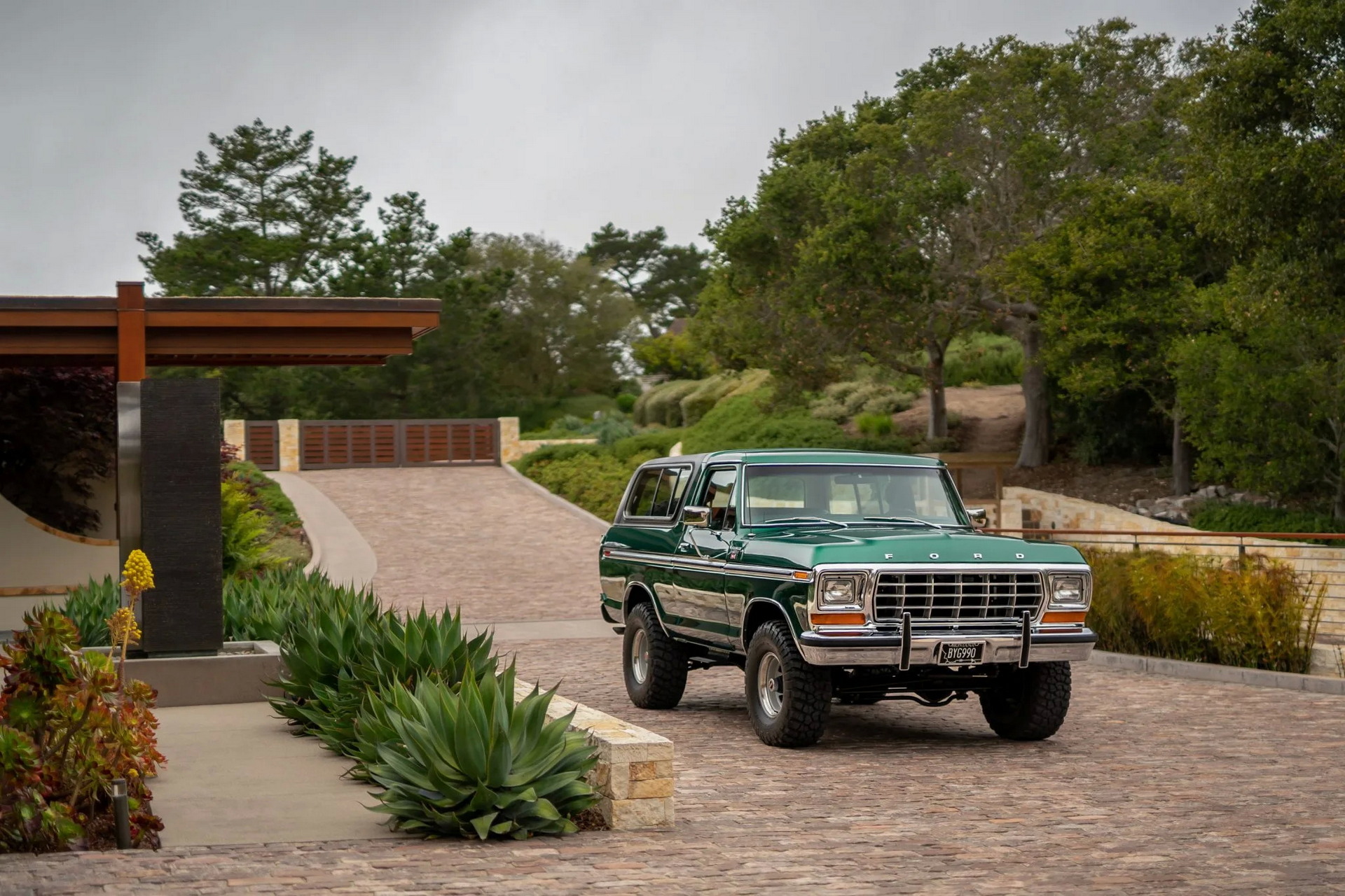This Classic 1974 Ford Bronco Has Got A Coyote V8 Under Its Hood