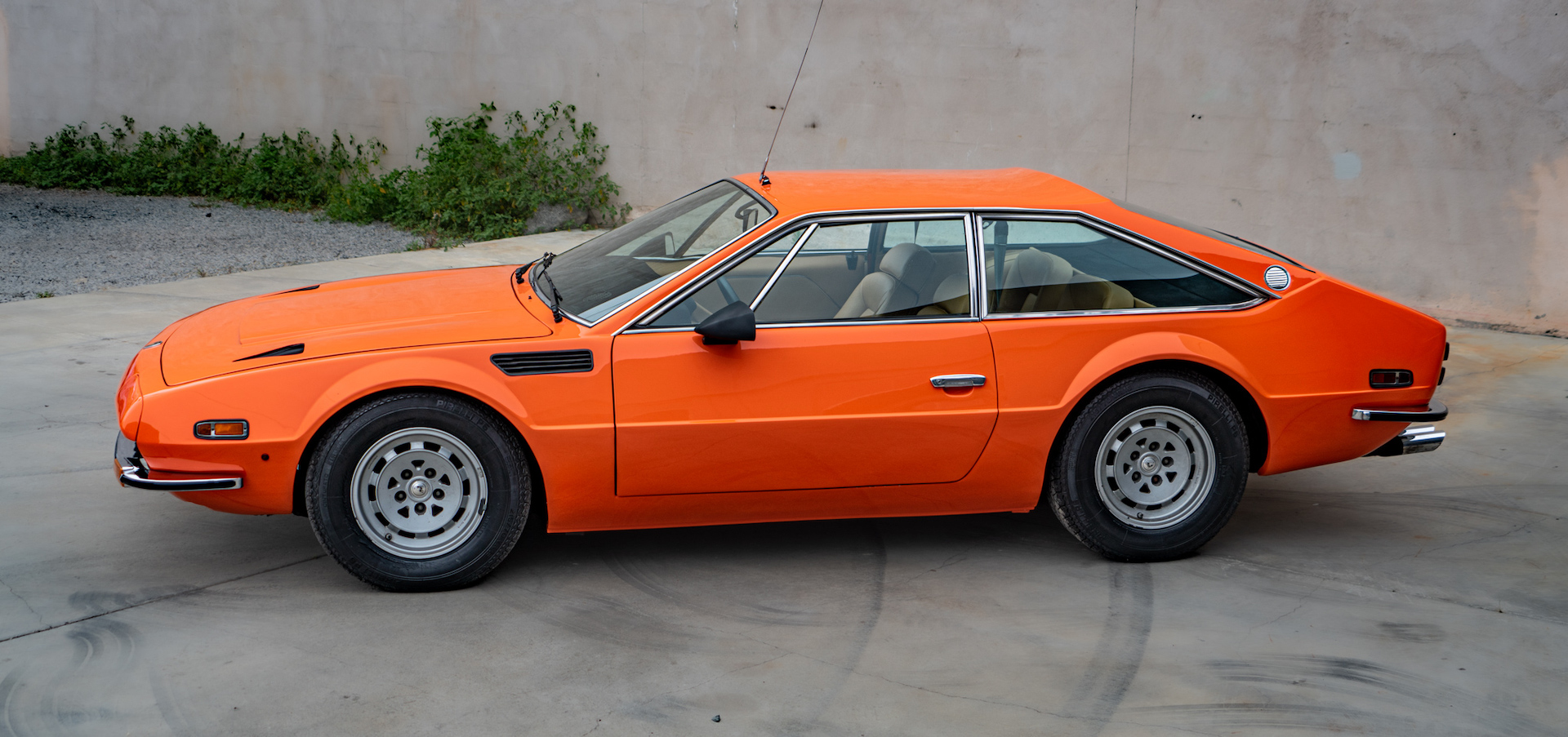 The Lamborghini Jarama Is As Eye-Catching As A Countach But For All The Wrong Reasons