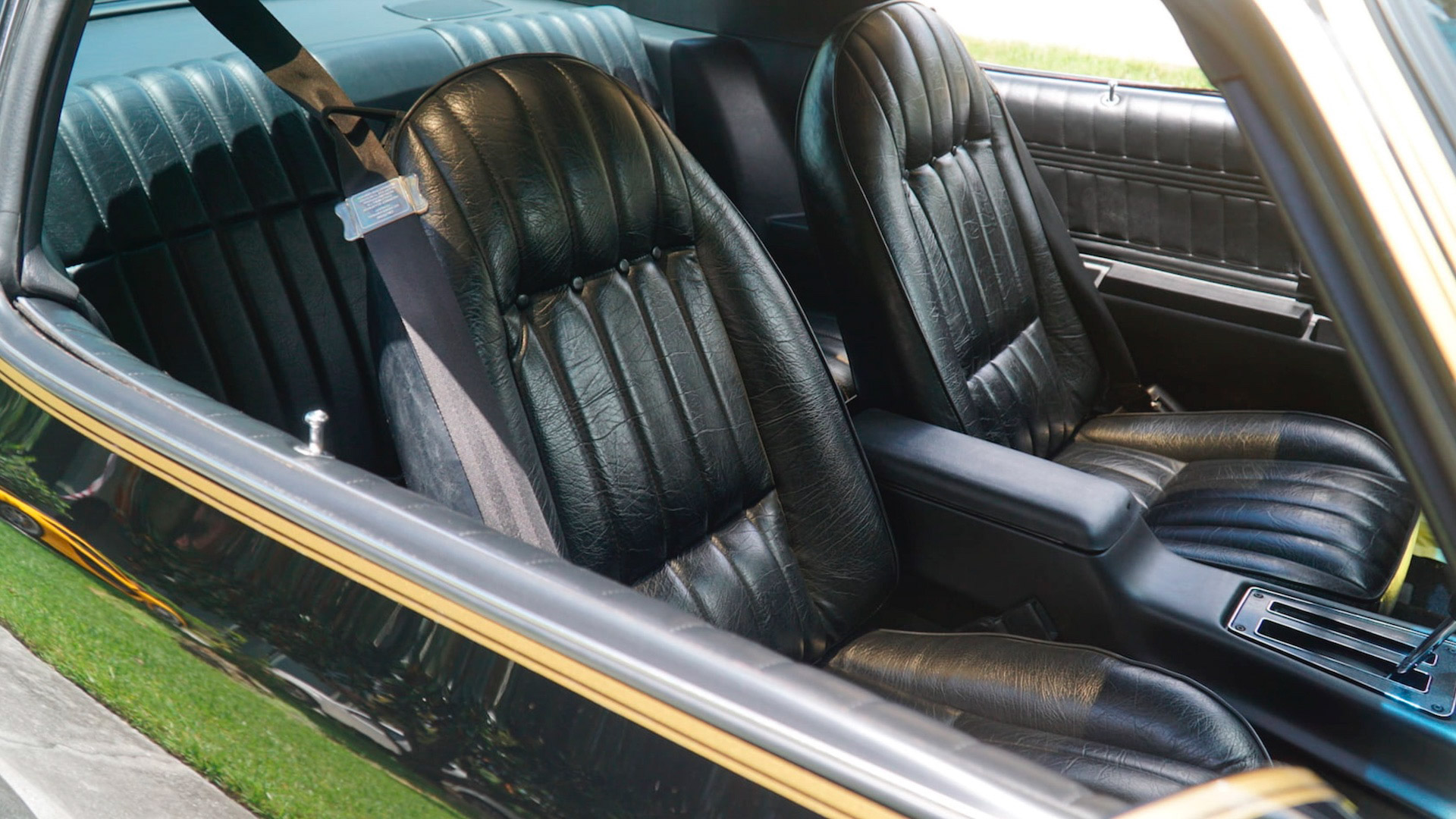 1977 Pontiac Trans Am SE With 15 Miles Is A Gilt-Edged Classic