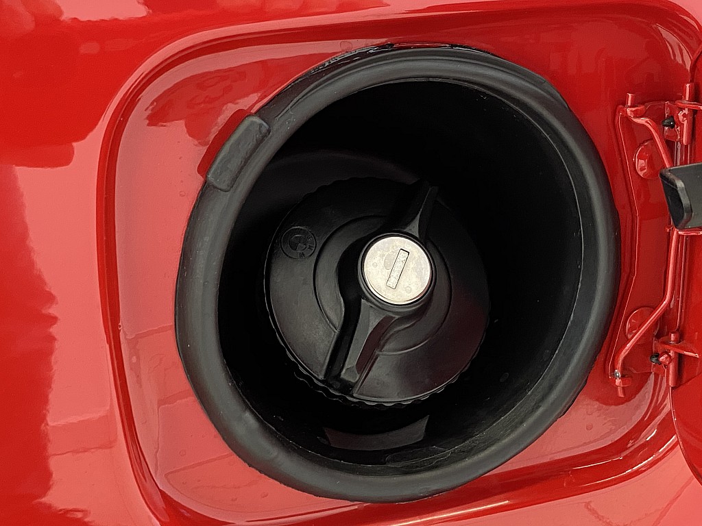 Virtually Brand New 1985 BMW 323i E30 With 162 Miles Has An Astronomical Price Tag