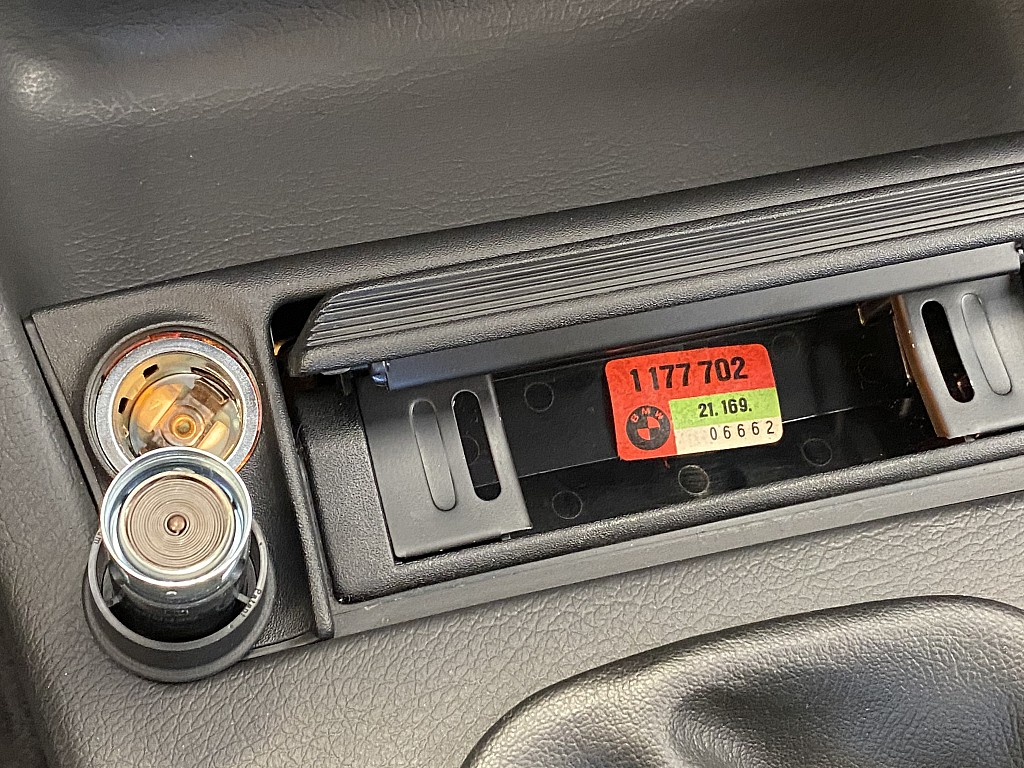 Virtually Brand New 1985 BMW 323i E30 With 162 Miles Has An Astronomical Price Tag