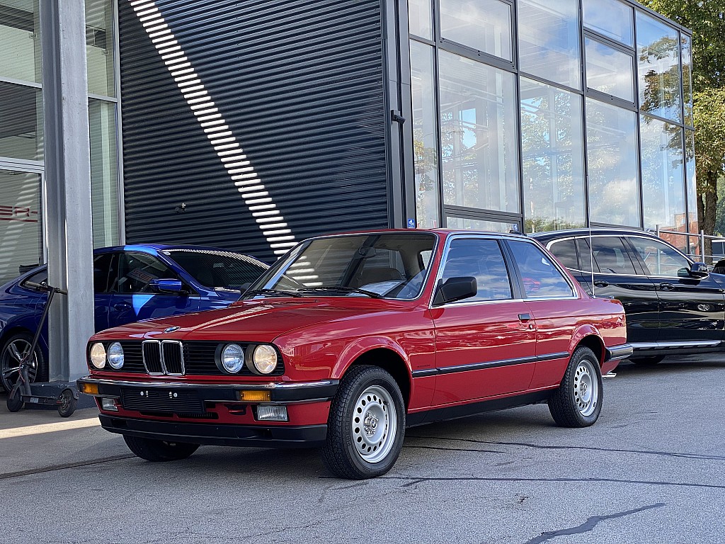 Virtually Brand New 1985 BMW 323i E30 With 162 Miles Has An Astronomical Price Tag