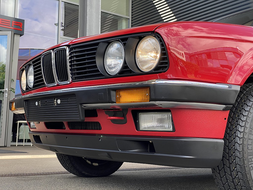 Virtually Brand New 1985 BMW 323i E30 With 162 Miles Has An Astronomical Price Tag