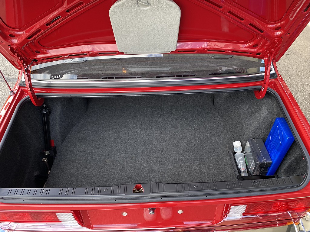 Virtually Brand New 1985 BMW 323i E30 With 162 Miles Has An Astronomical Price Tag