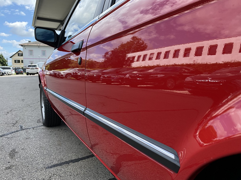 Virtually Brand New 1985 BMW 323i E30 With 162 Miles Has An Astronomical Price Tag