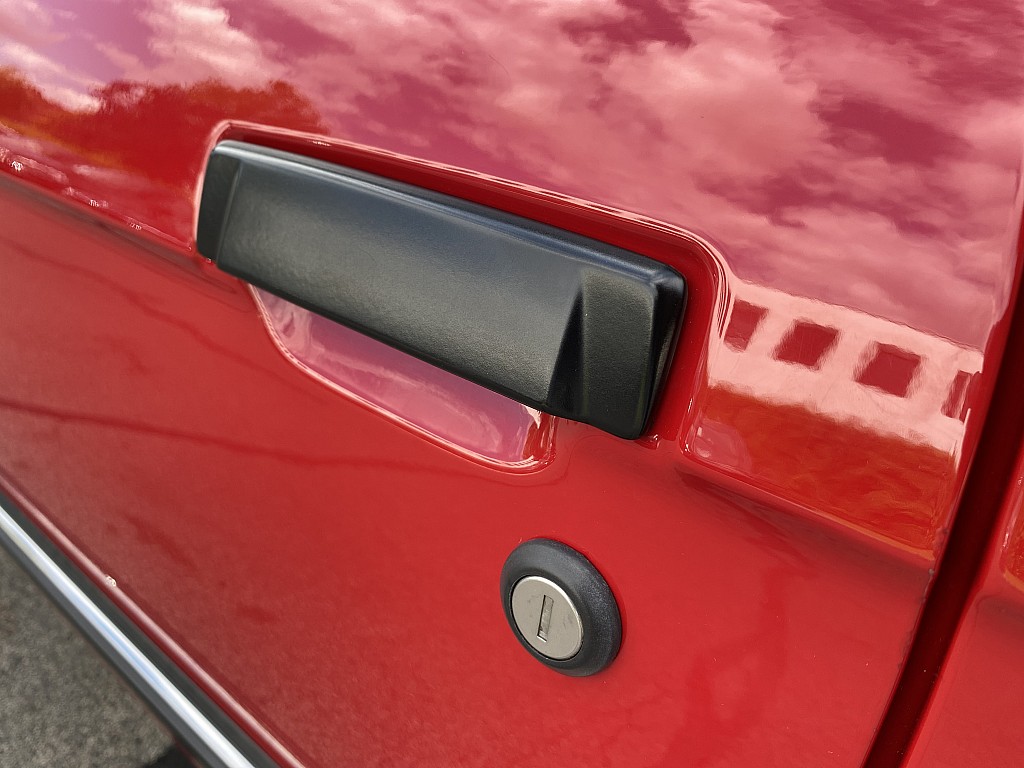 Virtually Brand New 1985 BMW 323i E30 With 162 Miles Has An Astronomical Price Tag