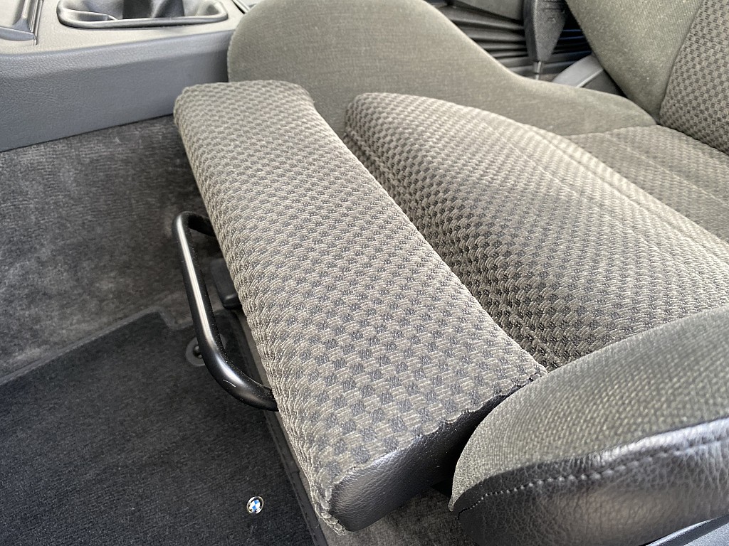 Virtually Brand New 1985 BMW 323i E30 With 162 Miles Has An Astronomical Price Tag