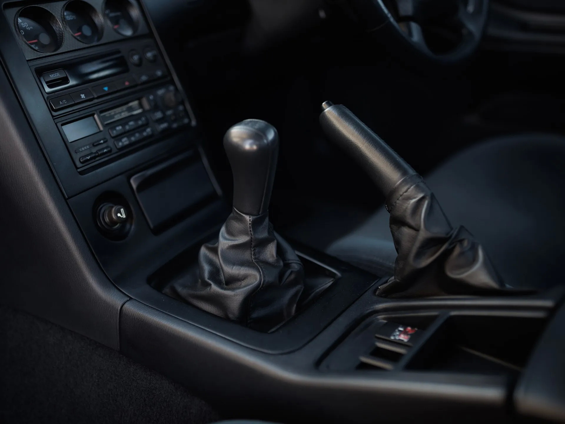 This Midnight Purple R33 Nissan Skyline GT-R With Under 1,000 Miles Is A Rolling Time Capsule From 1995