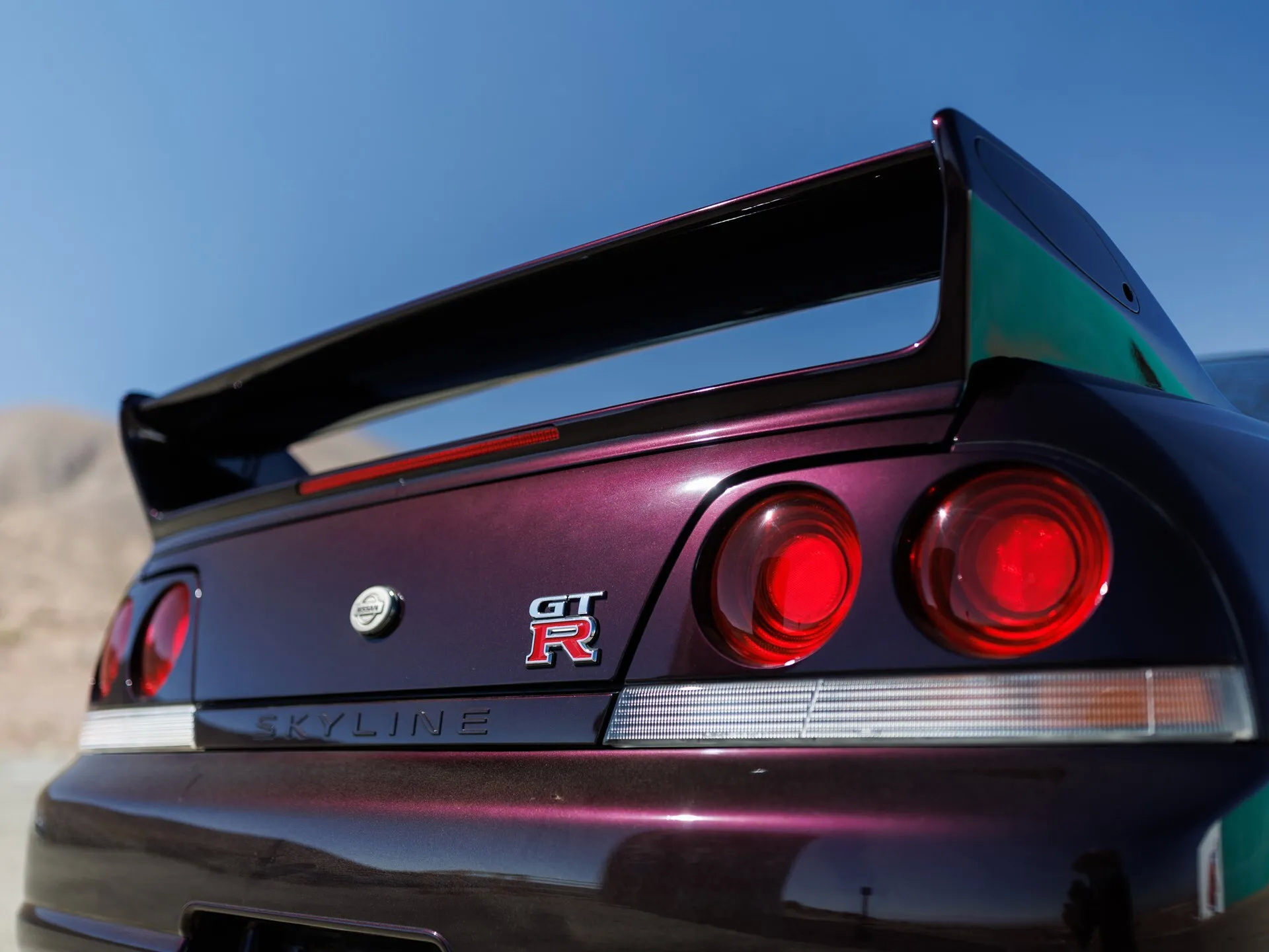 This Midnight Purple R33 Nissan Skyline GT-R With Under 1,000 Miles Is A Rolling Time Capsule From 1995