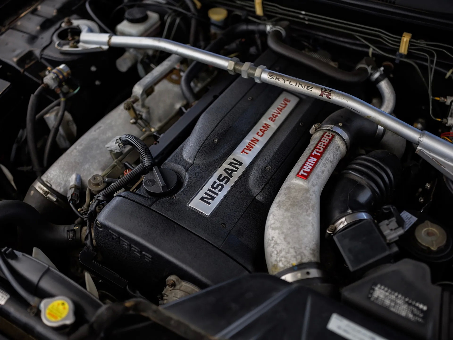 This Midnight Purple R33 Nissan Skyline GT-R With Under 1,000 Miles Is A Rolling Time Capsule From 1995