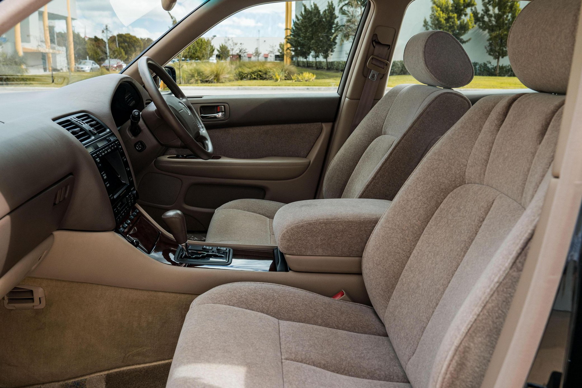 This 1995 Toyota Celsior With Just 6,600 Miles Is A Rolling Time Capsule