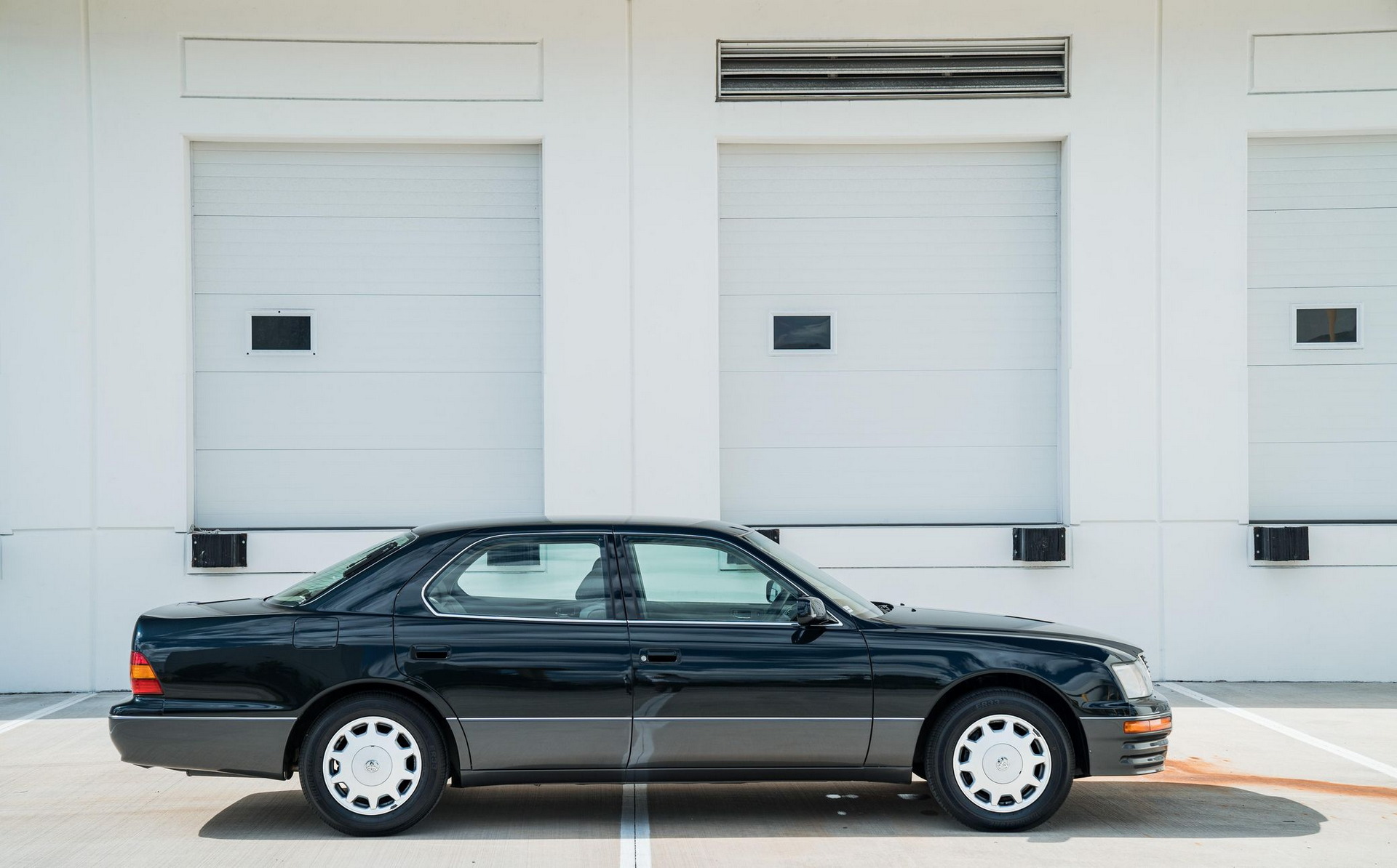 This 1995 Toyota Celsior With Just 6,600 Miles Is A Rolling Time Capsule
