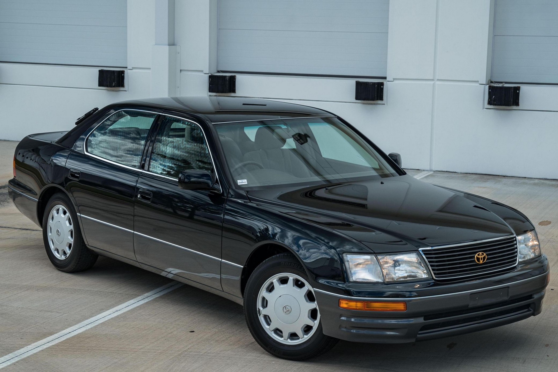 This 1995 Toyota Celsior With Just 6,600 Miles Is A Rolling Time Capsule