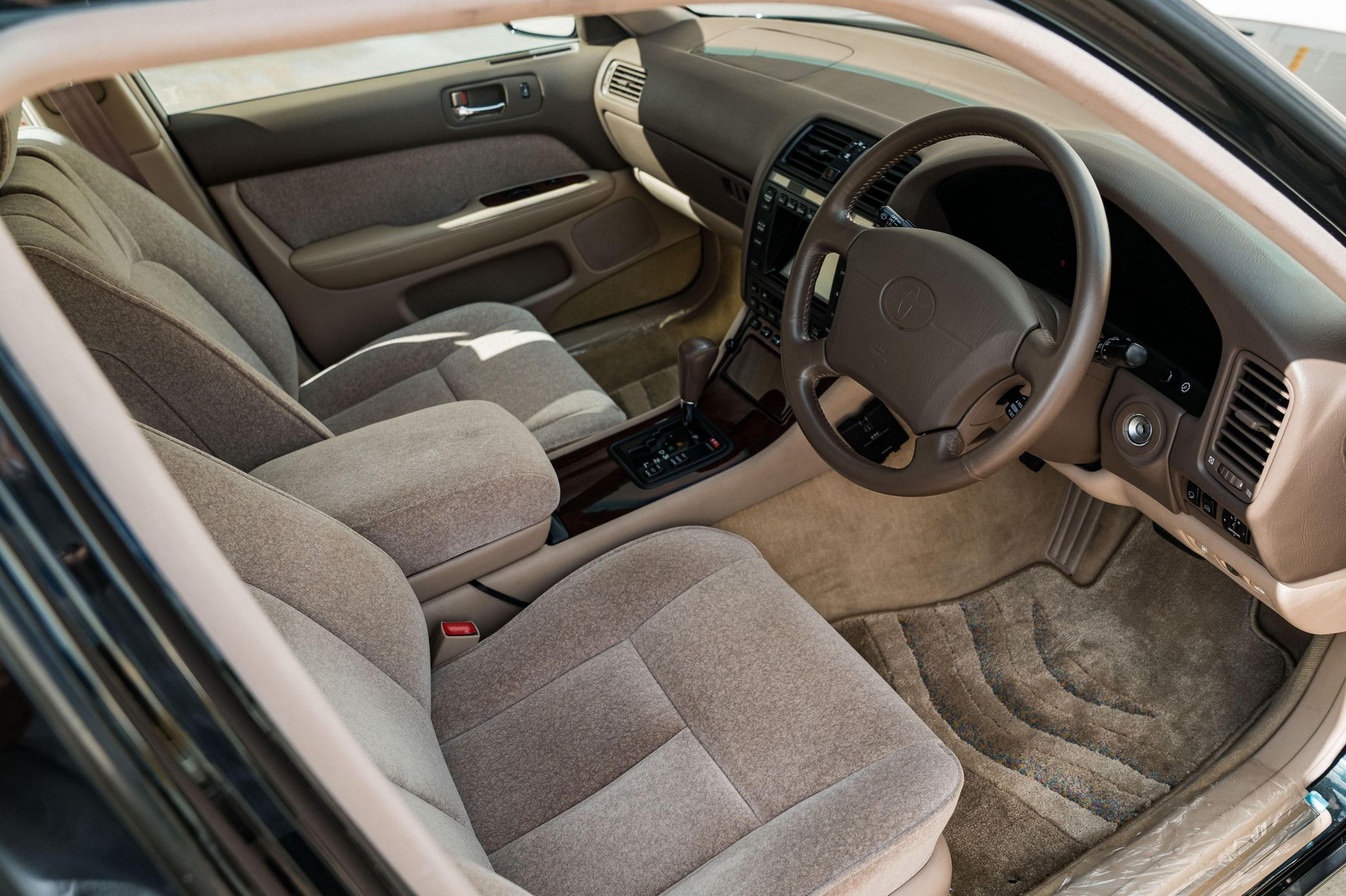 This 1995 Toyota Celsior With Just 6,600 Miles Is A Rolling Time Capsule