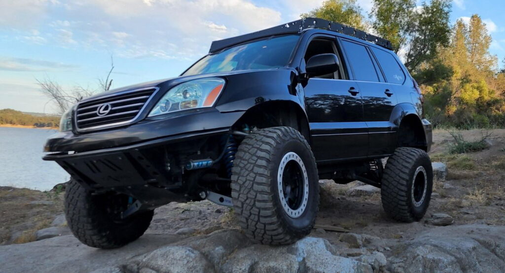  This Heavily-Modified Lexus GX470 Is An Off-Roader’s Dream