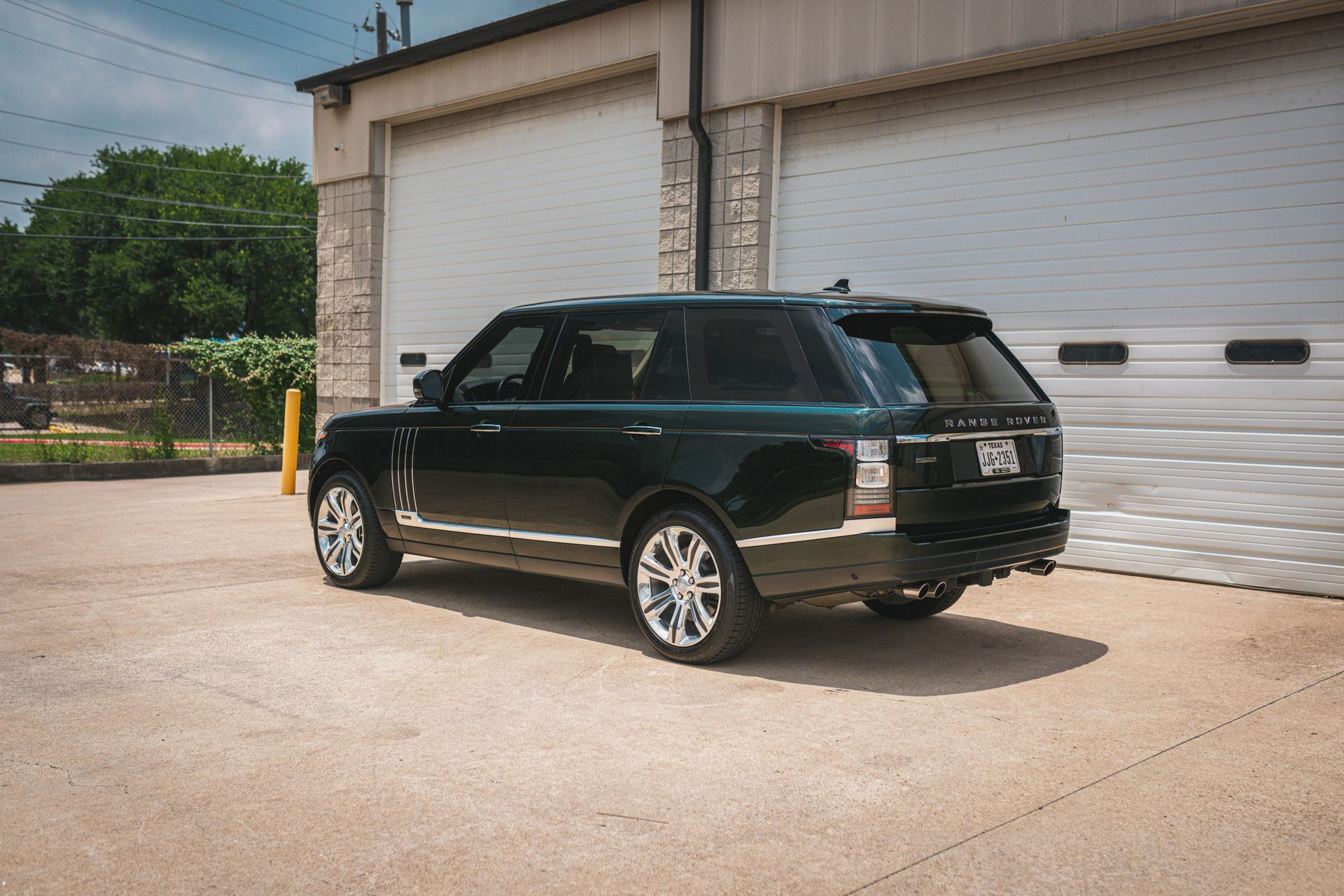 SUVs Don’t Get More Luxurious Than This Range Rover SV Autobiography Holland & Holland Edition