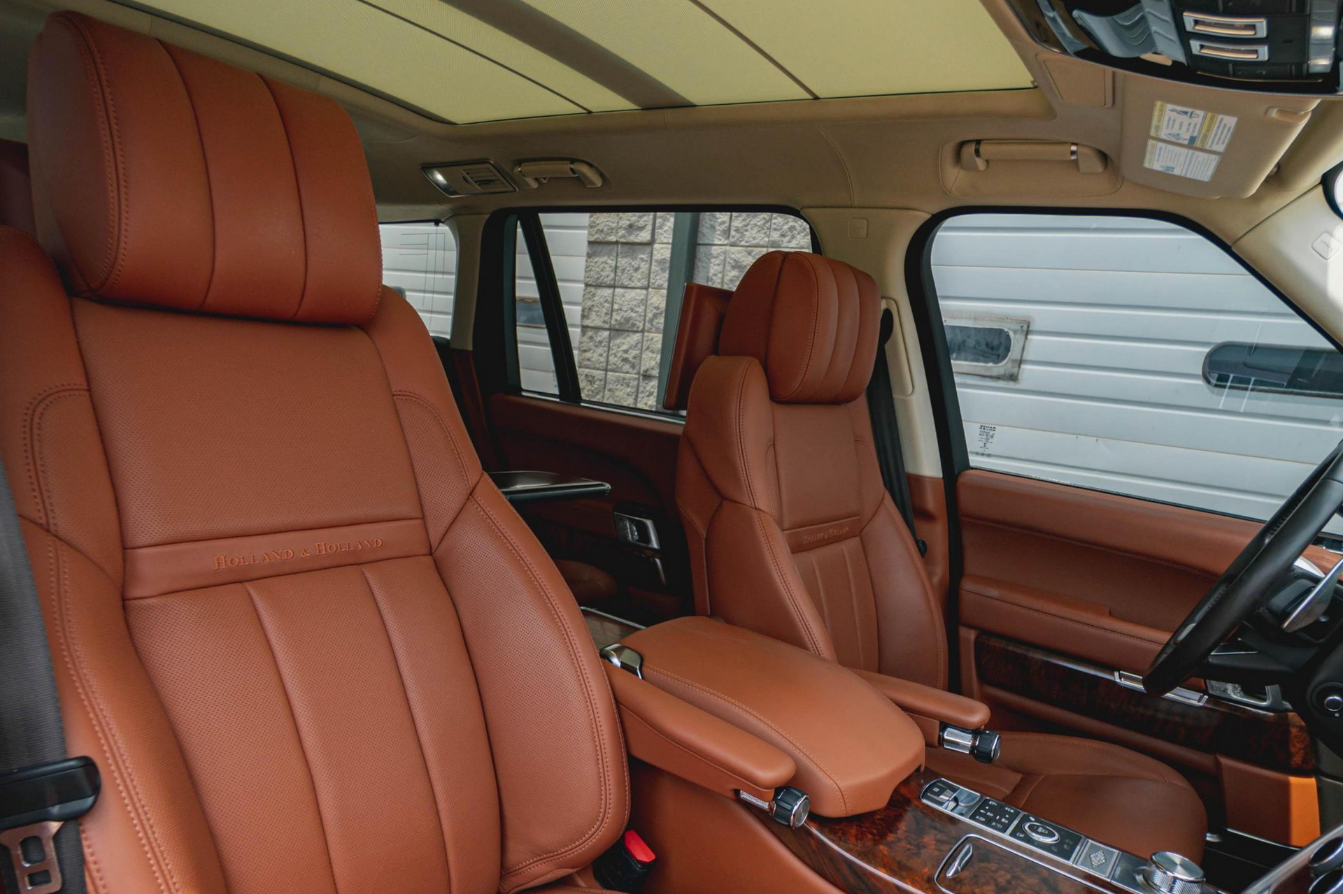 SUVs Don’t Get More Luxurious Than This Range Rover SV Autobiography Holland & Holland Edition