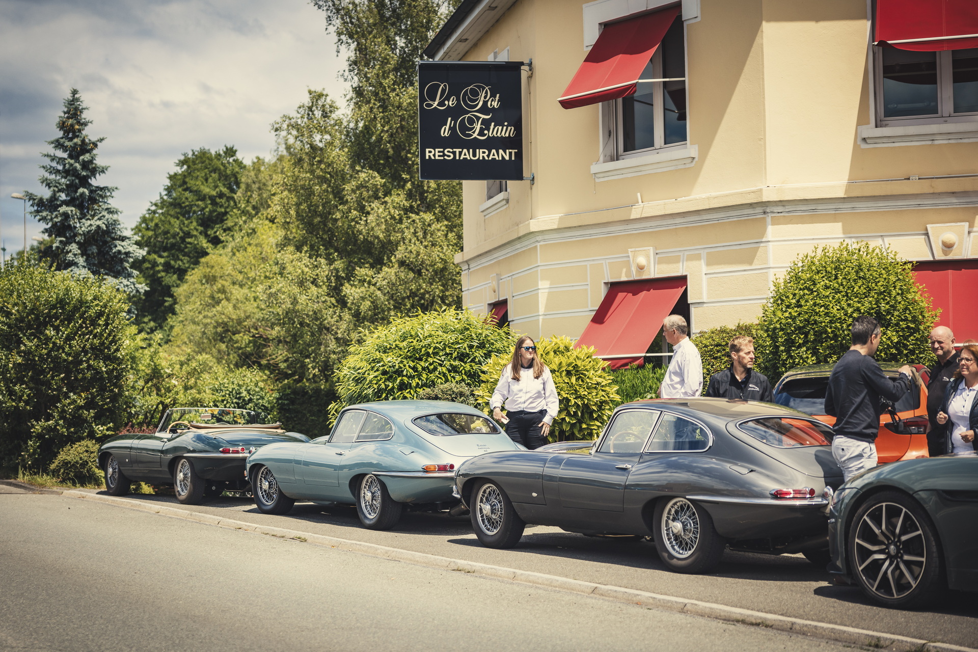 Owners Of Jaguar E-Type 60 Collection Edition Tributes Treated To Historic And Luxurious Geneva Drive