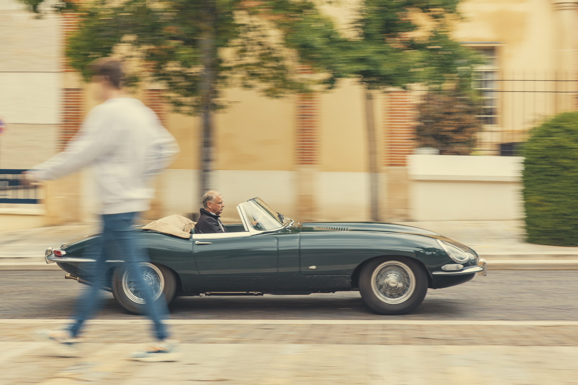 Owners Of Jaguar E-Type 60 Collection Edition Tributes Treated To Historic And Luxurious Geneva Drive