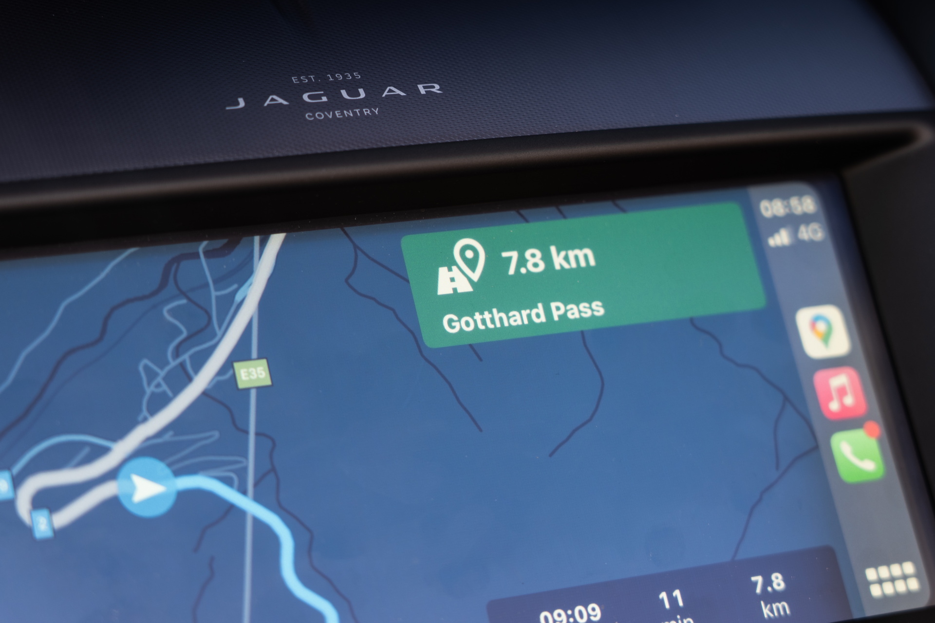 Owners Of Jaguar E-Type 60 Collection Edition Tributes Treated To Historic And Luxurious Geneva Drive