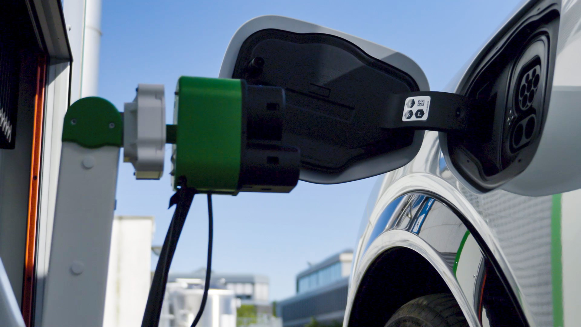 Ford Shows Off Prototype Charging Station That Automatically Plugs In To Your EV