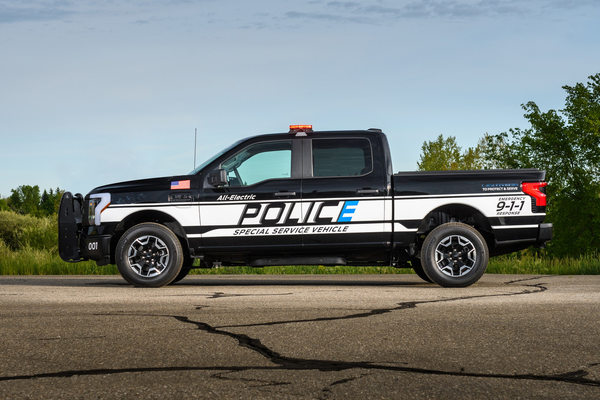 2023 Ford F-150 Lightning Pro SSV Is An 580HP Electric Truck For The Police