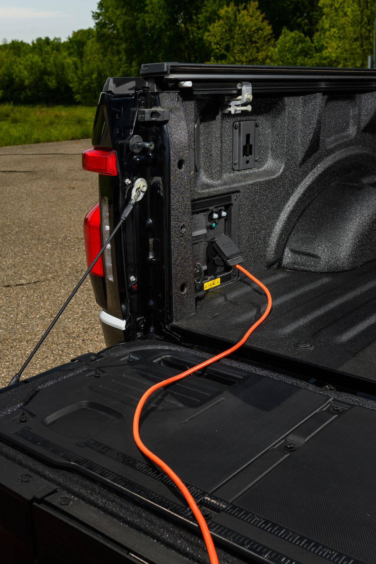 2023 Ford F-150 Lightning Pro SSV Is An 580HP Electric Truck For The Police