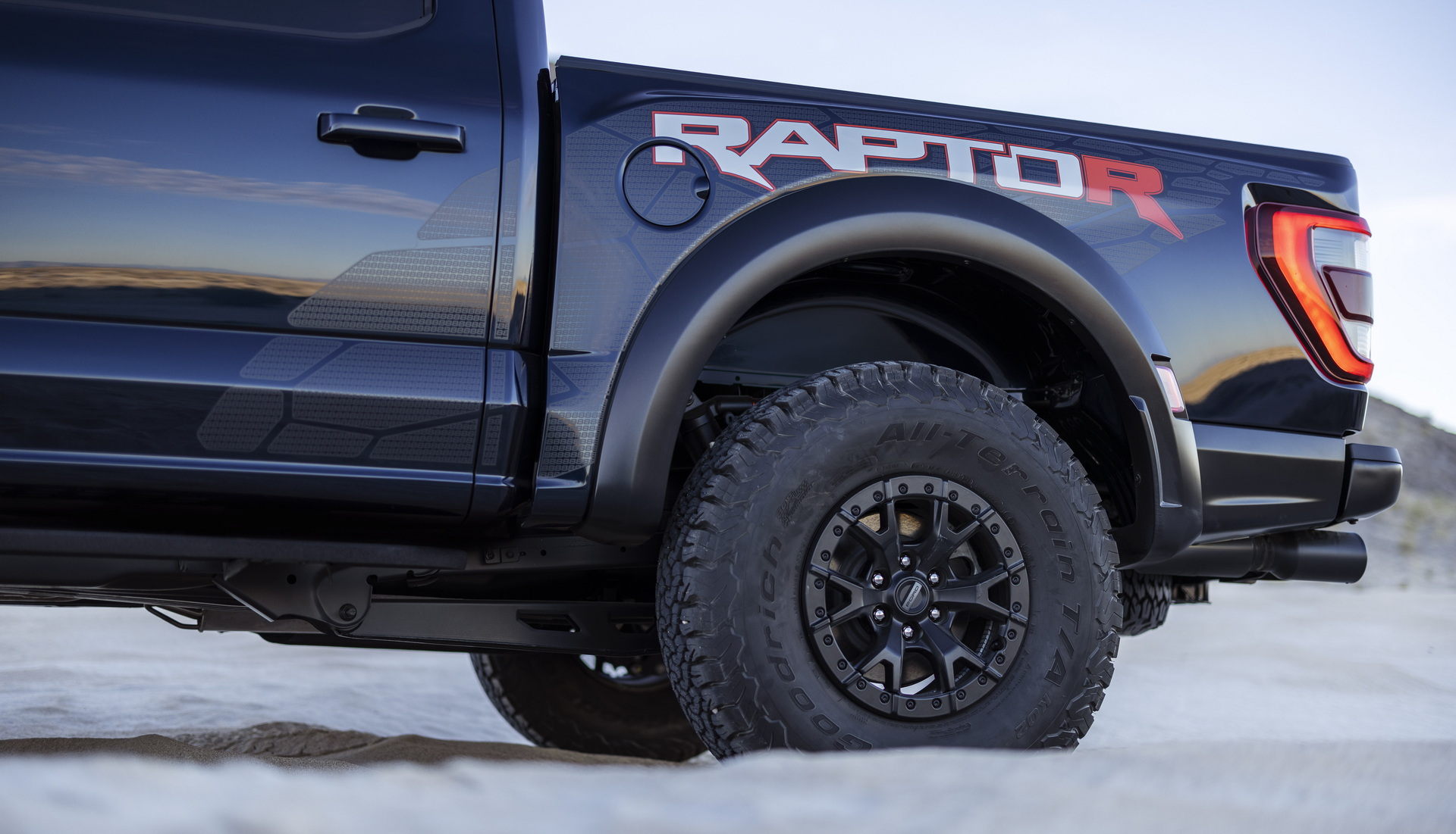 2023 Ford F-150 Raptor R Arrives With A Shelby GT500-Sourced 700HP V8 And $109,145 Price Tag