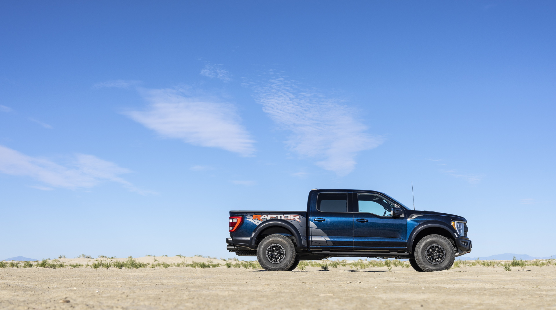 2023 Ford F-150 Raptor R Arrives With A Shelby GT500-Sourced 700HP V8 And $109,145 Price Tag