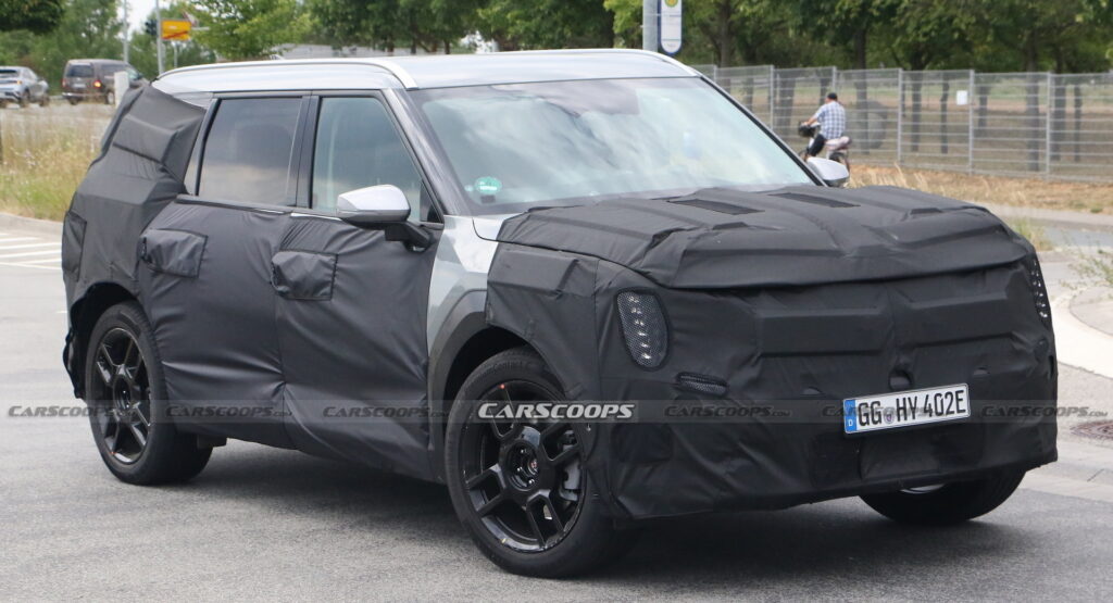 2024 Kia EV9 Three-Row Flagship Electric SUV Spied On Public Roads