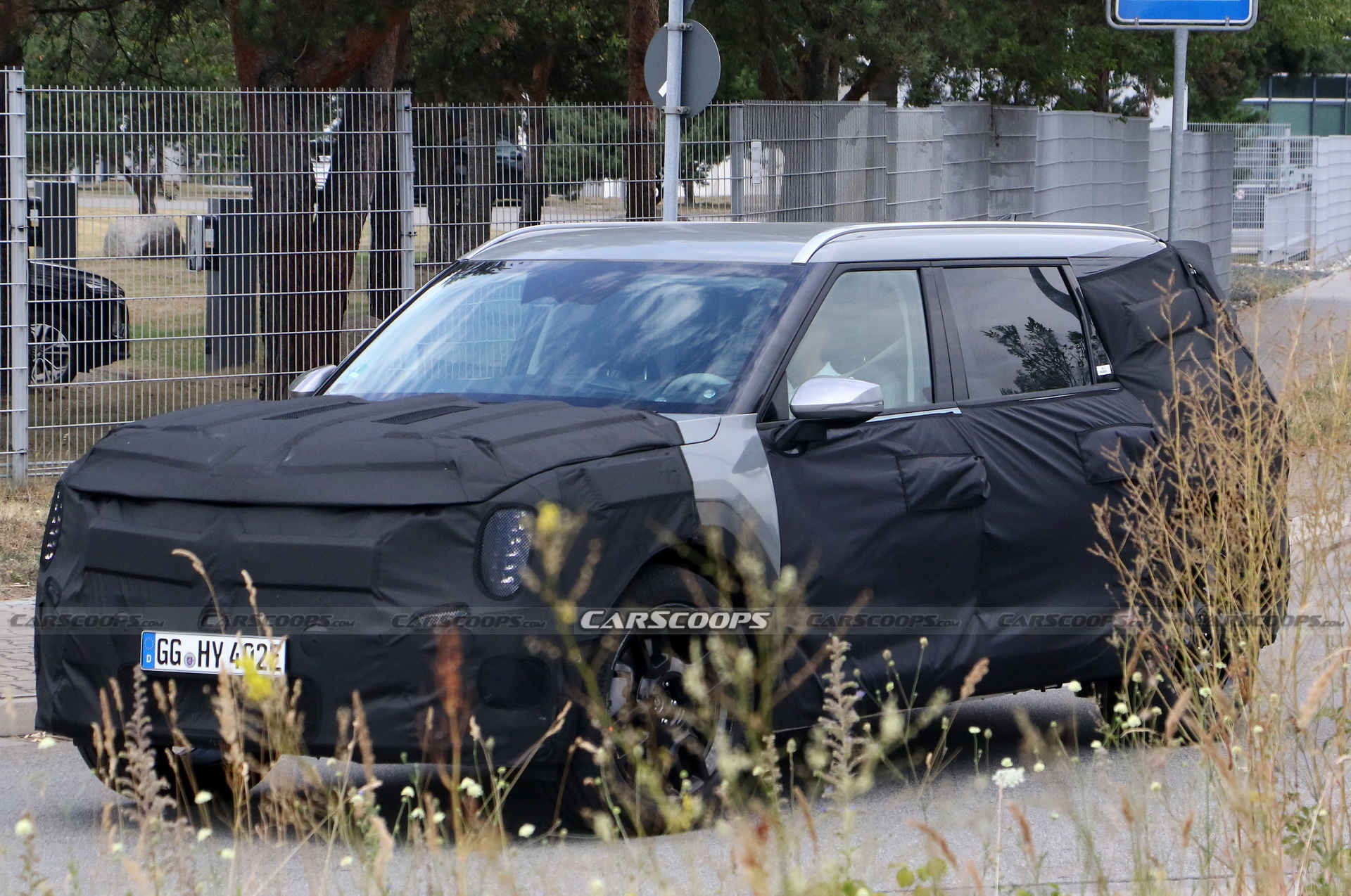 2024 Kia EV9 Three-Row Flagship Electric SUV Spied On Public Roads