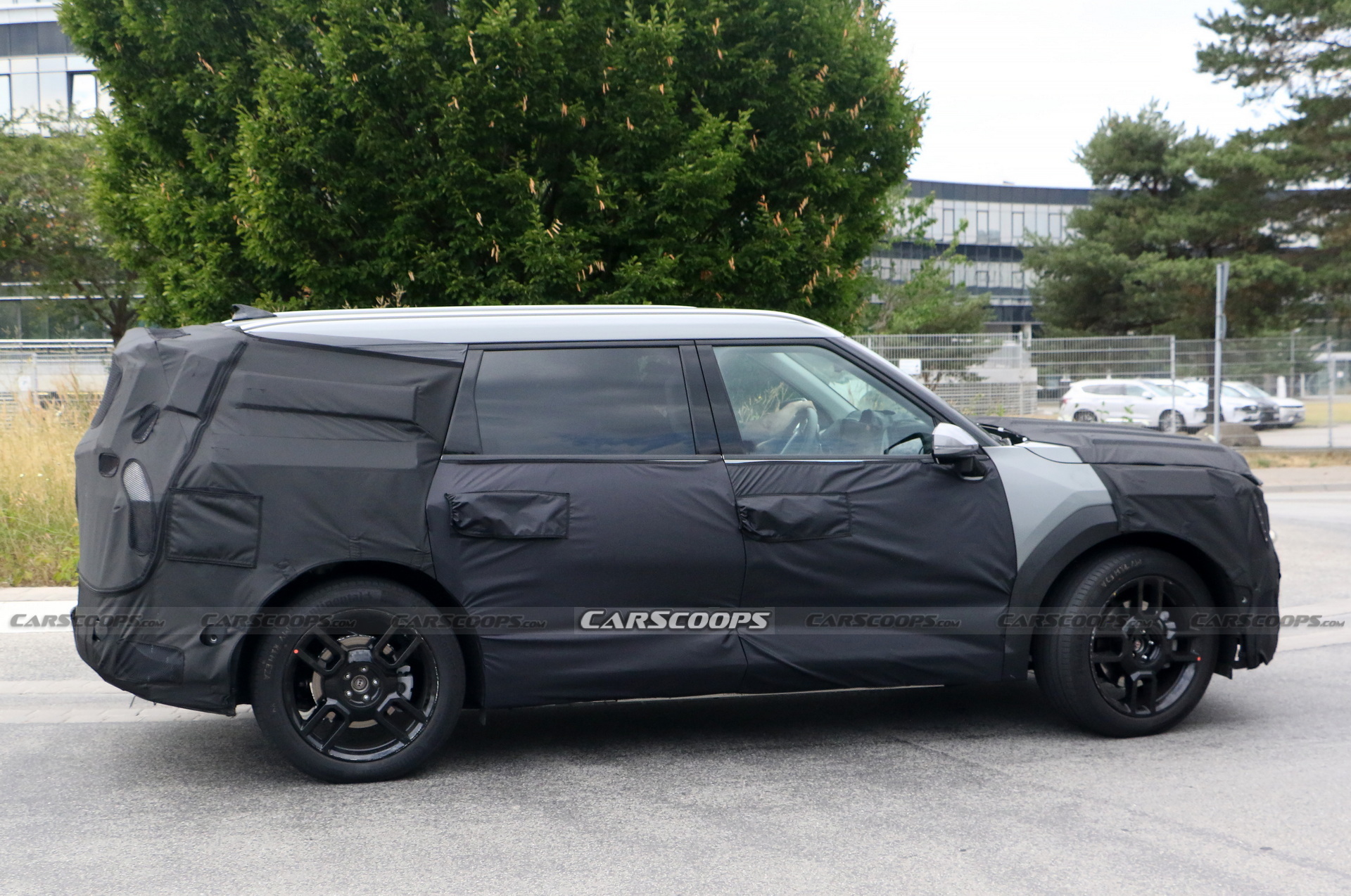 2024 Kia EV9 Three-Row Flagship Electric SUV Spied On Public Roads