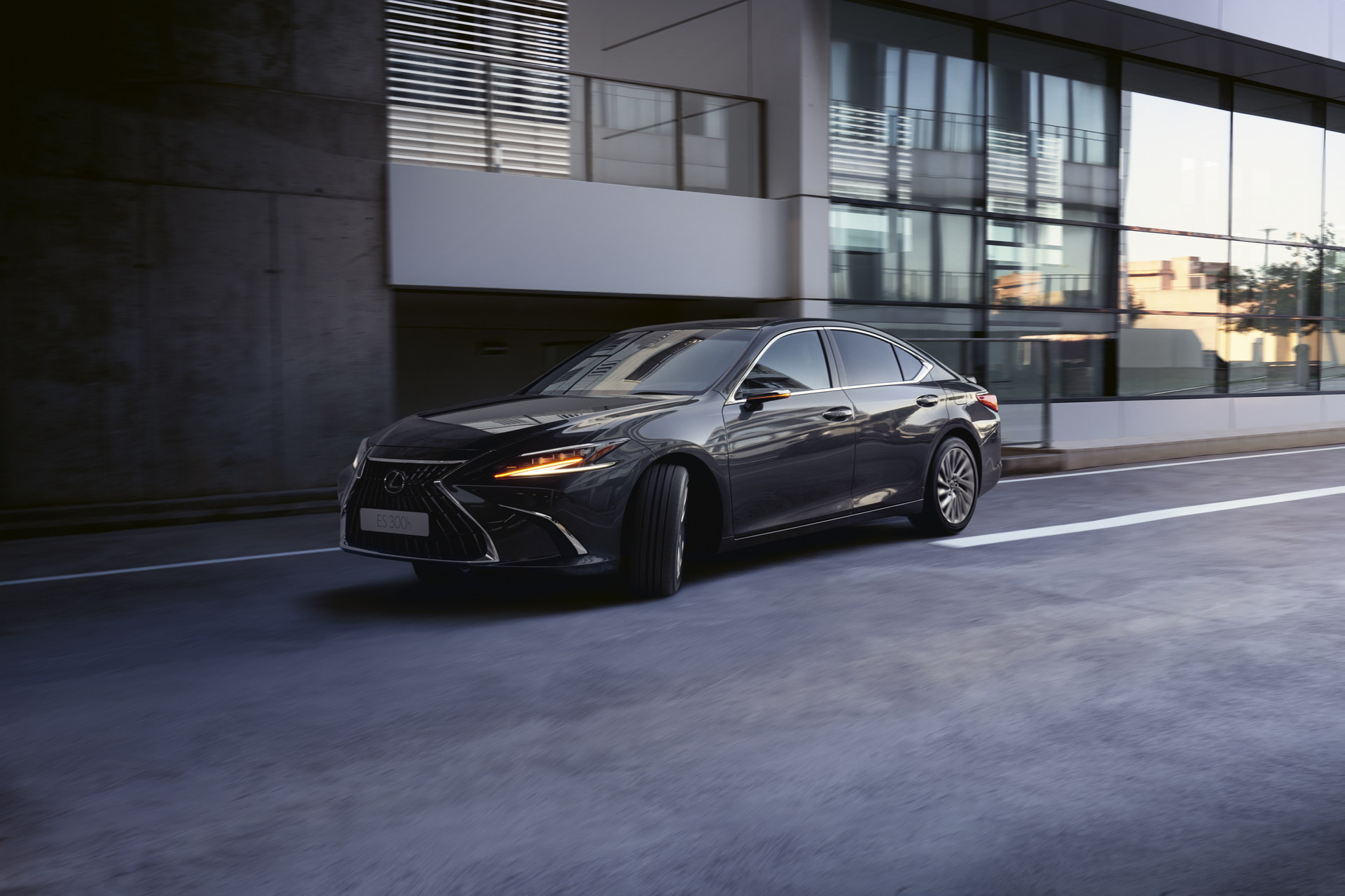 2023 Lexus ES Gets Updated In Europe With New Infotainment, F Sport Design Trim