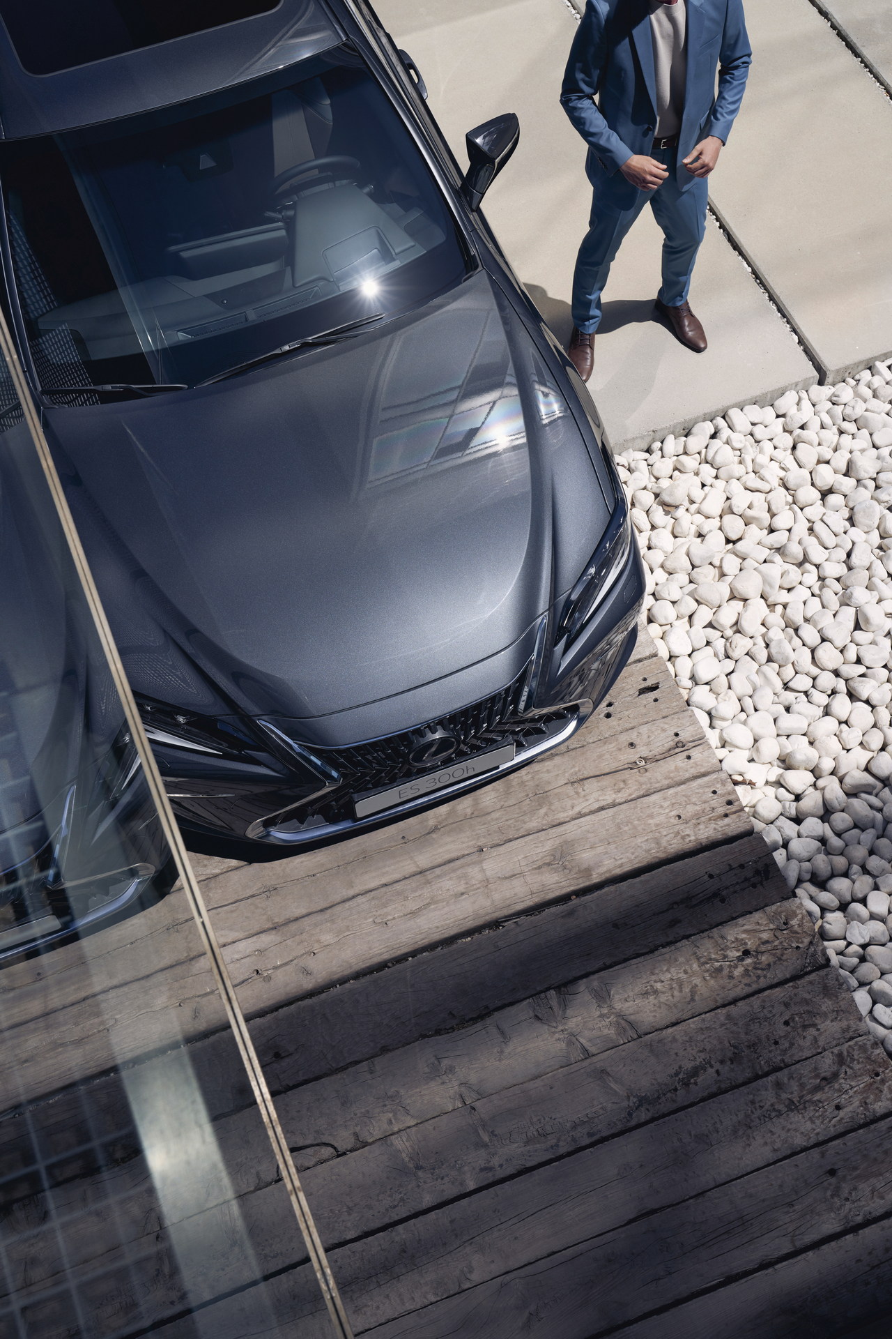 2023 Lexus ES Gets Updated In Europe With New Infotainment, F Sport Design Trim