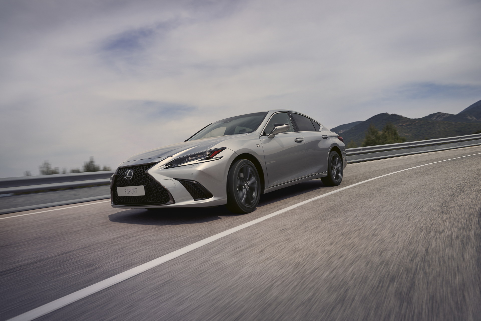 2023 Lexus ES Gets Updated In Europe With New Infotainment, F Sport Design Trim