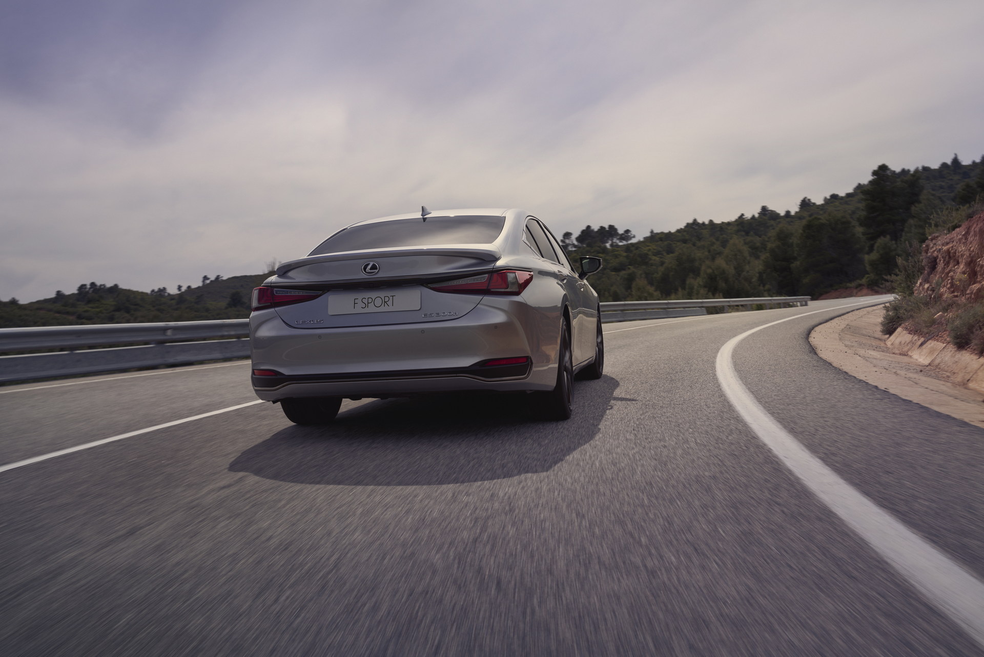 2023 Lexus ES Gets Updated In Europe With New Infotainment, F Sport Design Trim