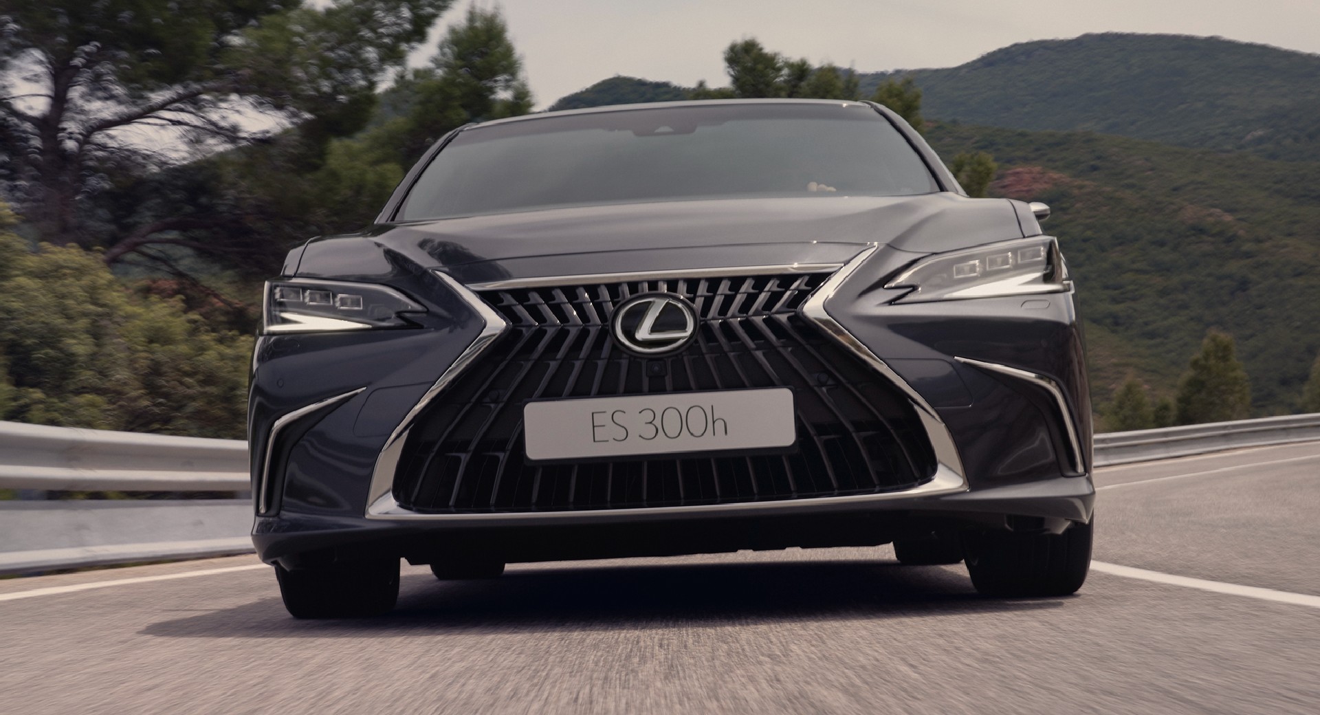 2023 Lexus ES Gets Updated In Europe With New Infotainment, F Sport Design Trim