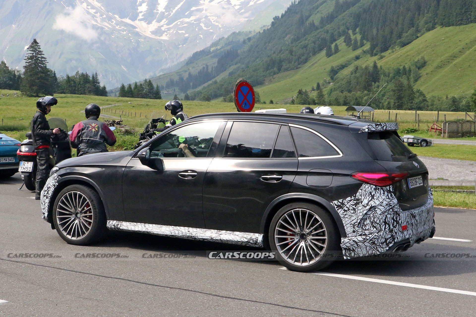 The 2023 Mercedes-AMG GLC 63 Is Shaping Up To Be A 671 HP Plug-In Hybrid Crossover