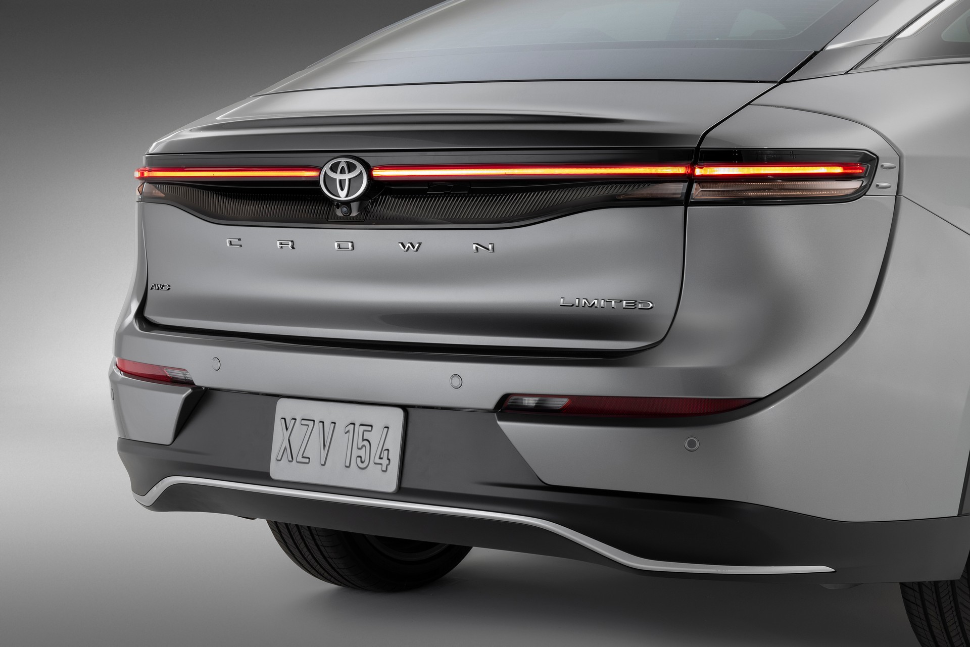 2023 Toyota Crown Debuts In America As A Re-Imagined Full-Size Sedan For The Crossover Era