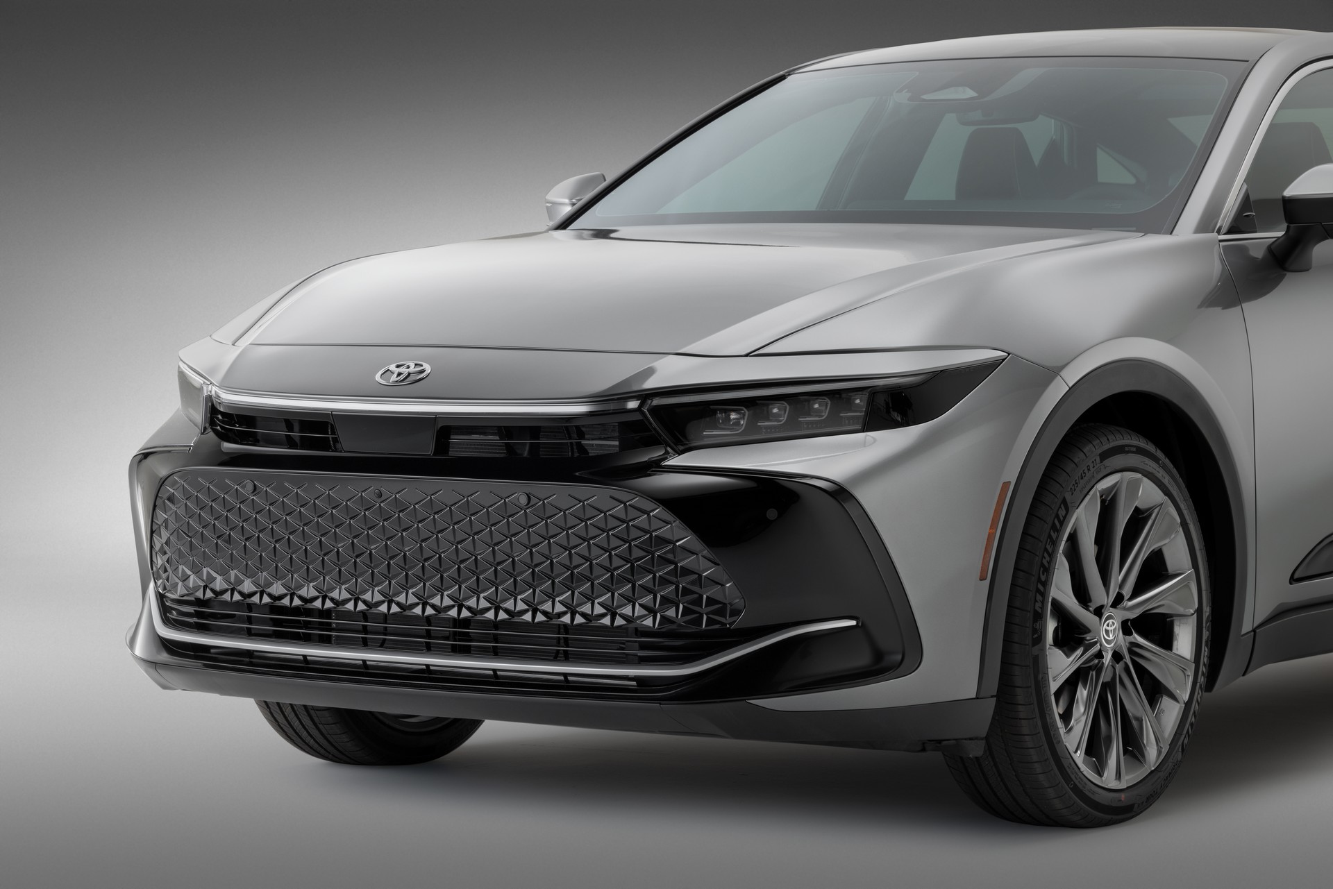 2023 Toyota Crown Debuts In America As A Re-Imagined Full-Size Sedan For The Crossover Era