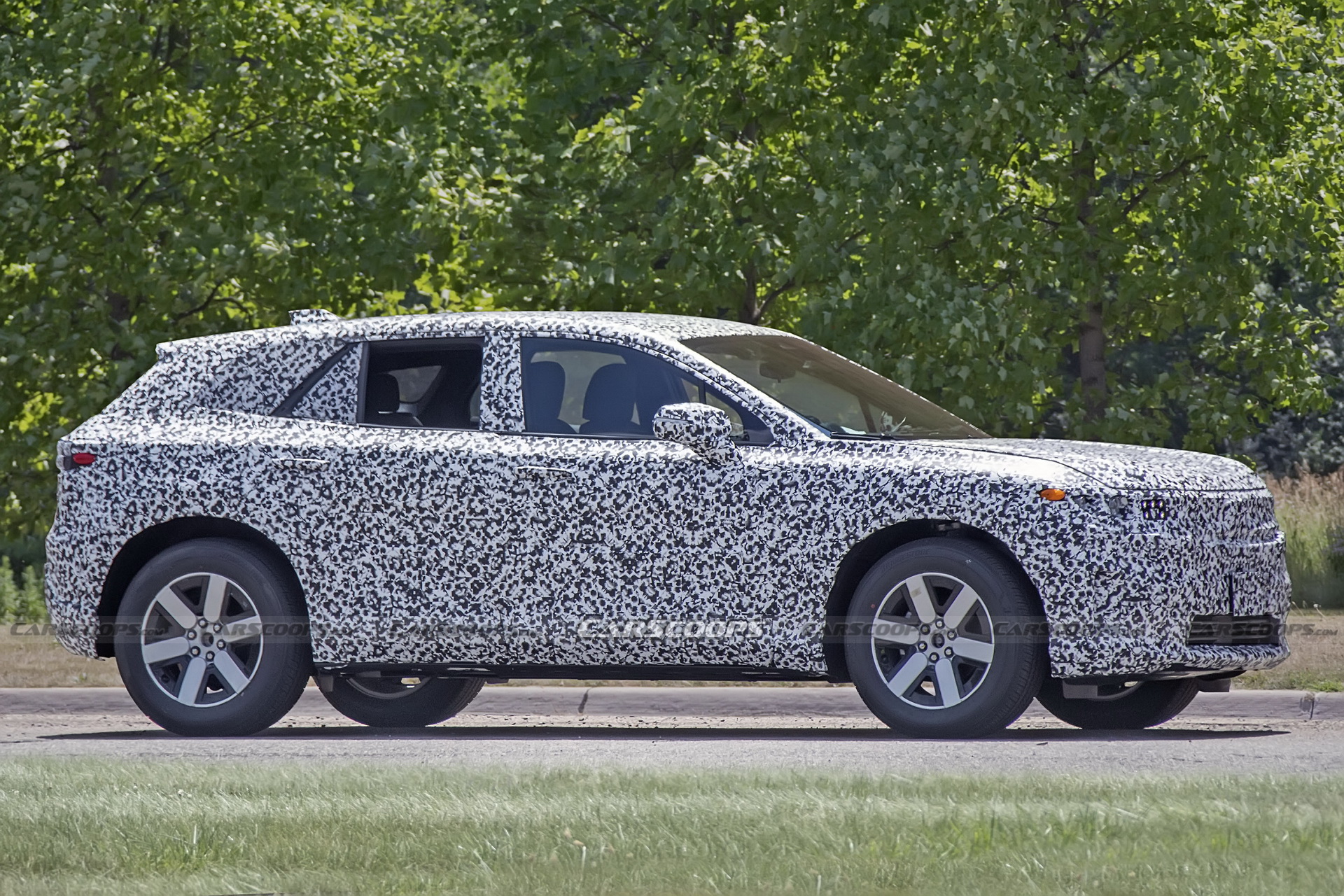 2024 Honda Prologue EV Spotted During Testing, Is It Blazer EV Based?