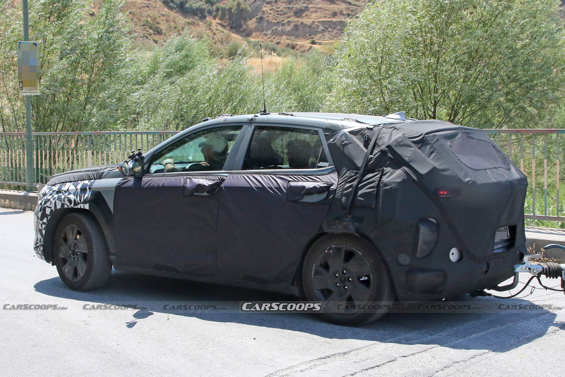 The 2024 Hyundai Kona Is Shaping Up To Be A More Attractive, Eco-Friendly Crossover