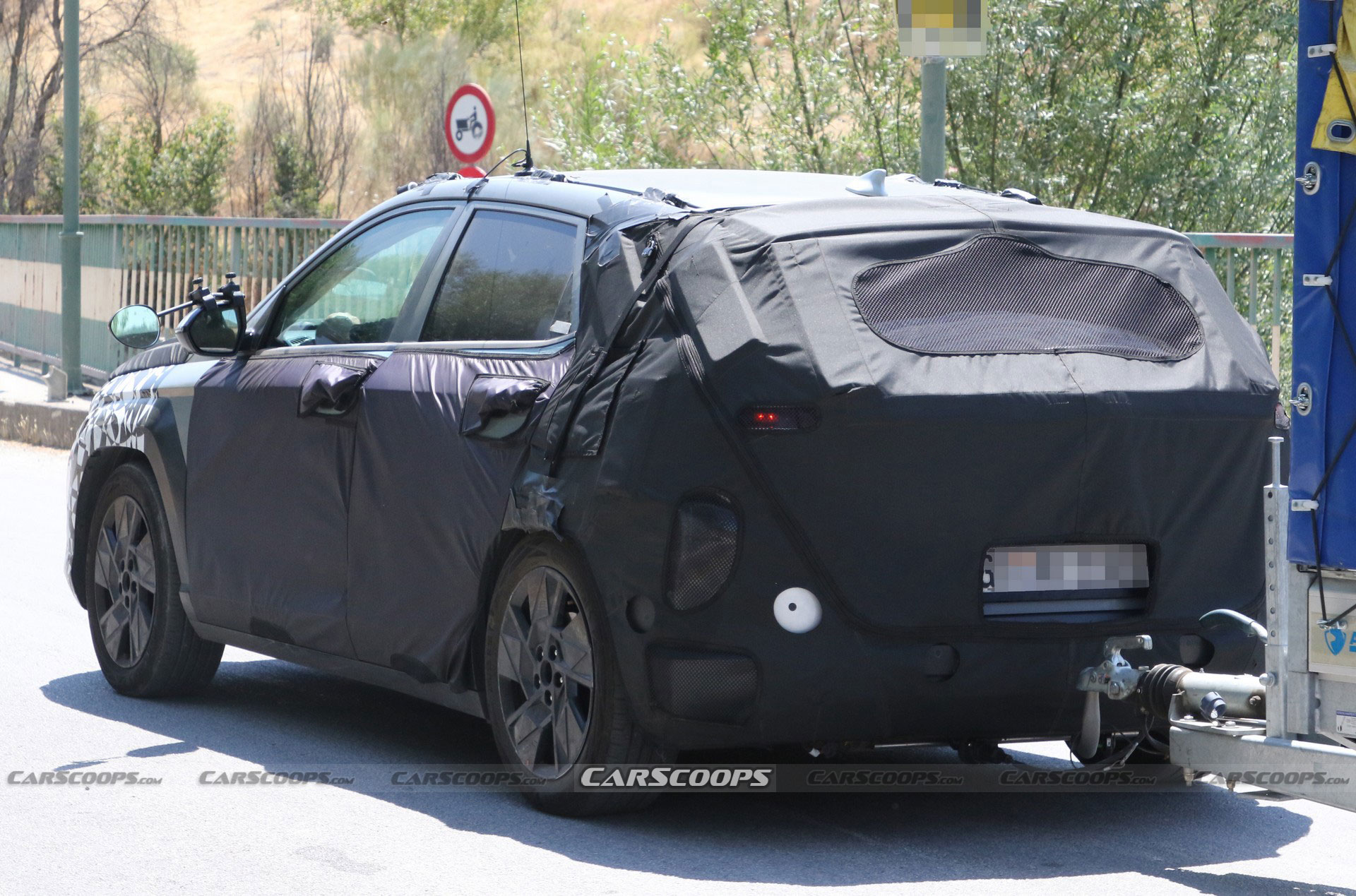 The 2024 Hyundai Kona Is Shaping Up To Be A More Attractive, Eco-Friendly Crossover