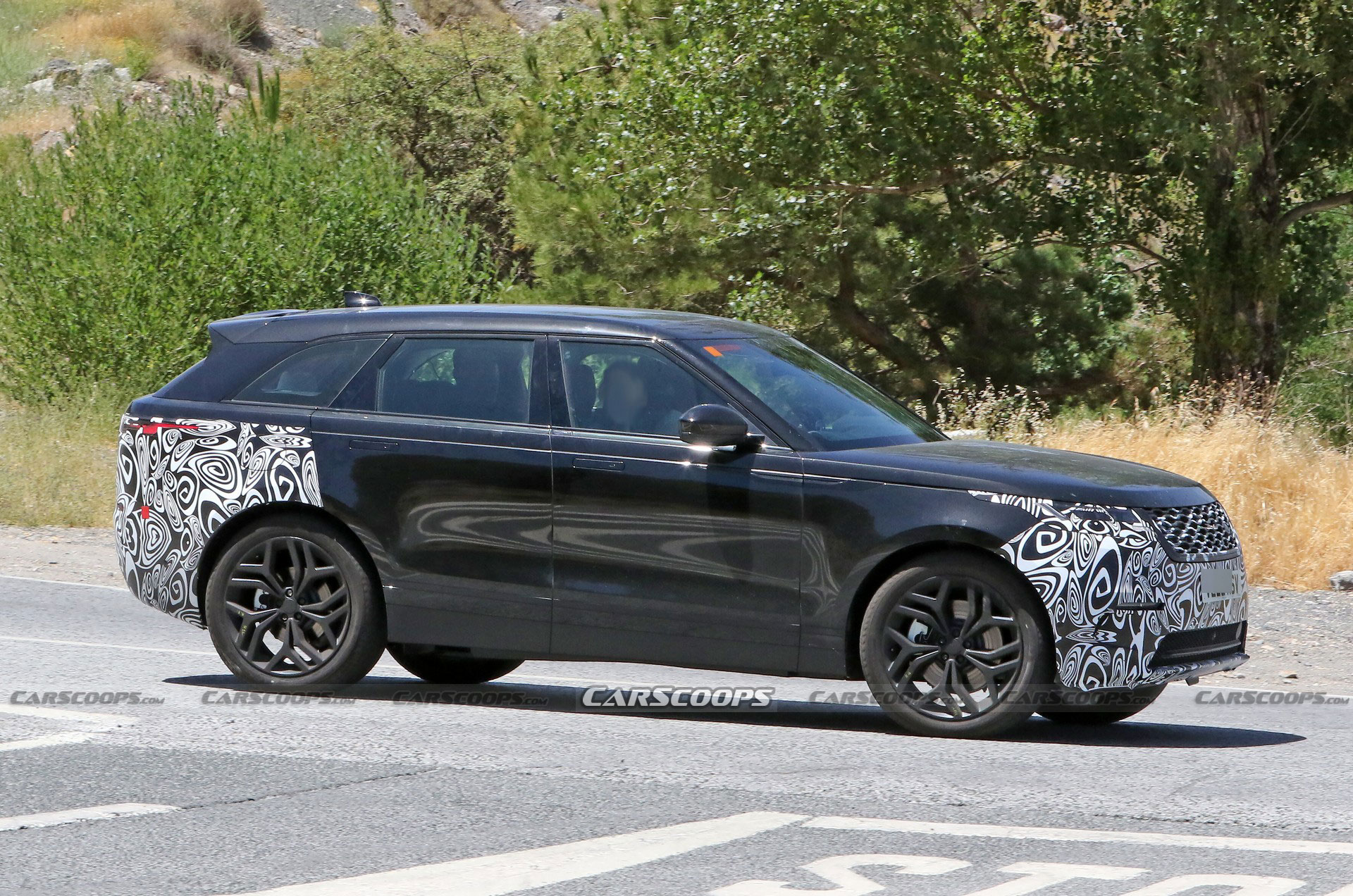 2024 Range Rover Velar Spied, Appears Ready For A Mild Facelift