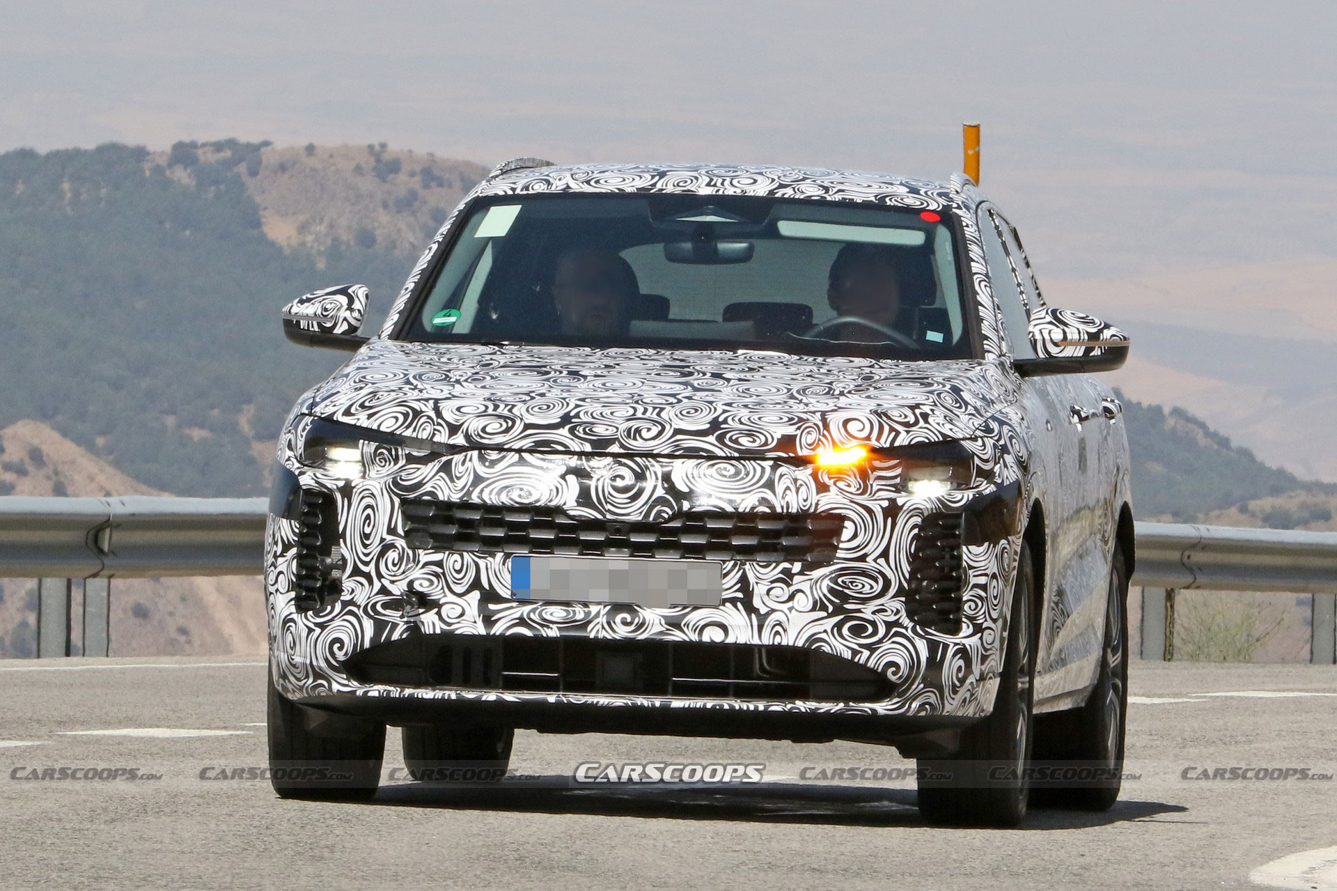 2025 Audi SQ5 Flaunts Its New Design And Four-Tailpipe Exhaust System In First Photos